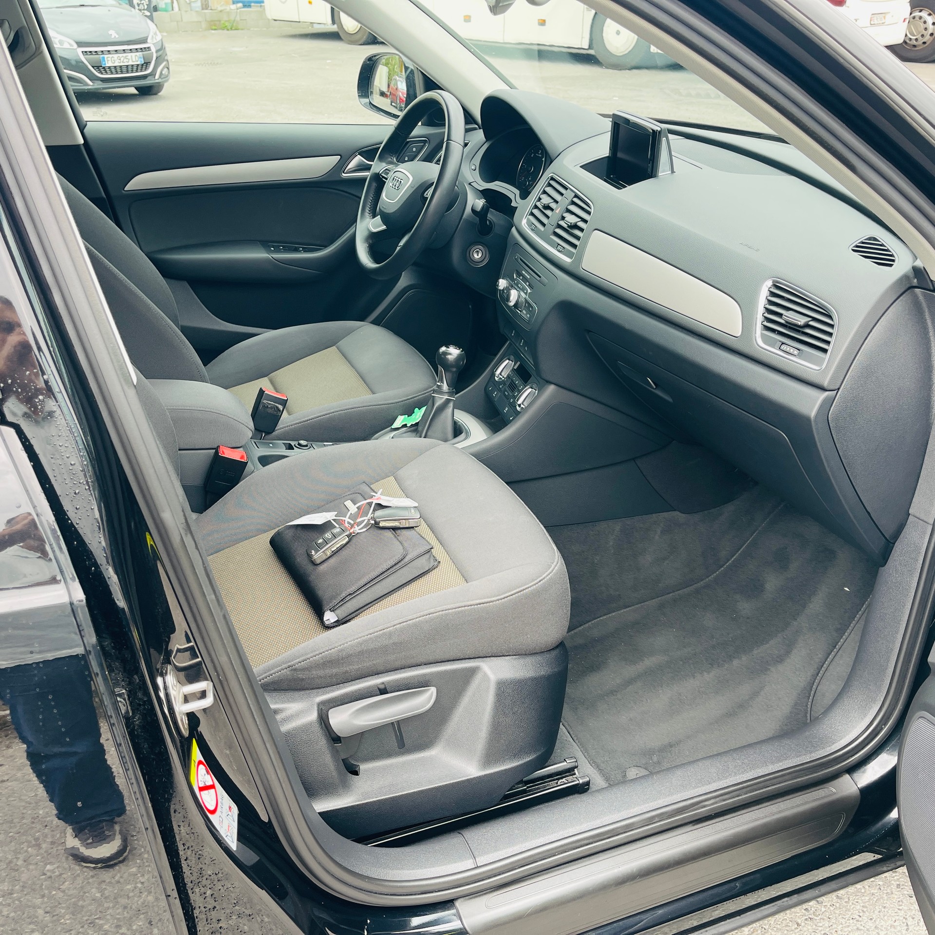 AUDI Q3 2.0 TDI-image-7