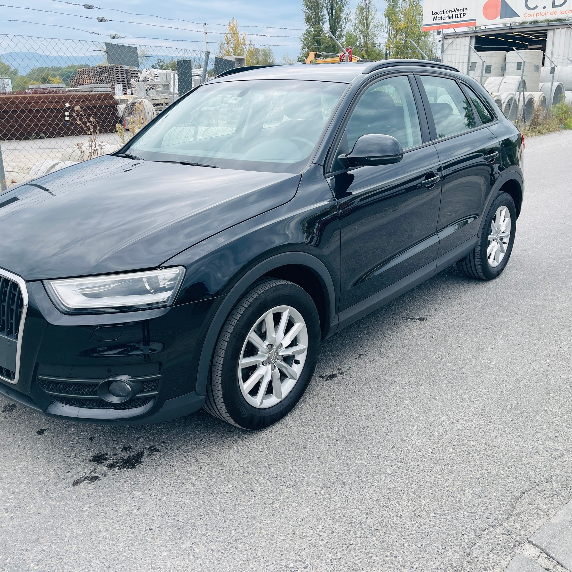 AUDI Q3 2.0 TDI-image-2