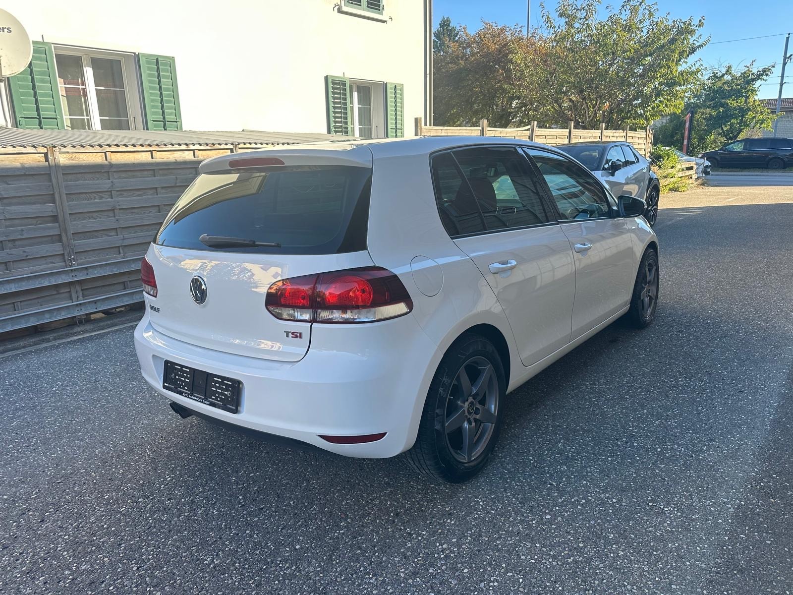 VW Golf 1.4 TSI Highline-showroom-element-2