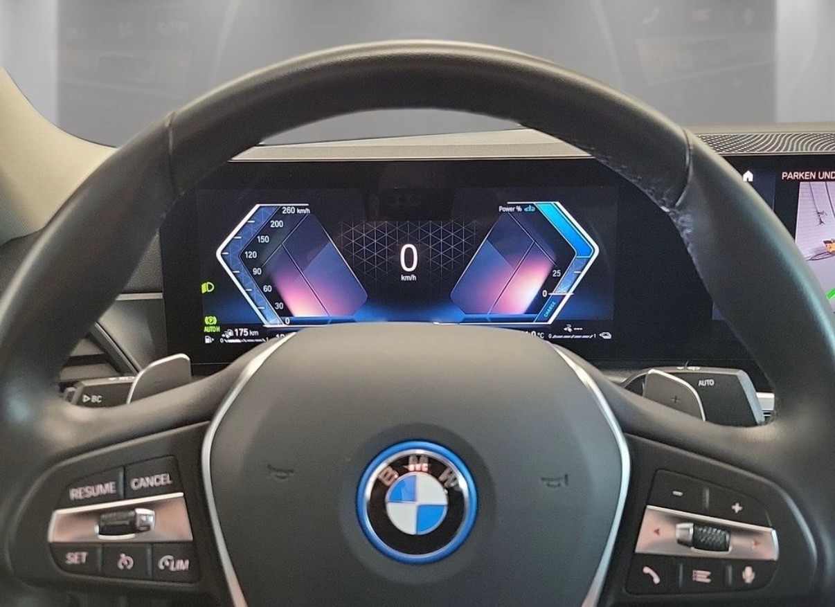BMW 320e-image-4