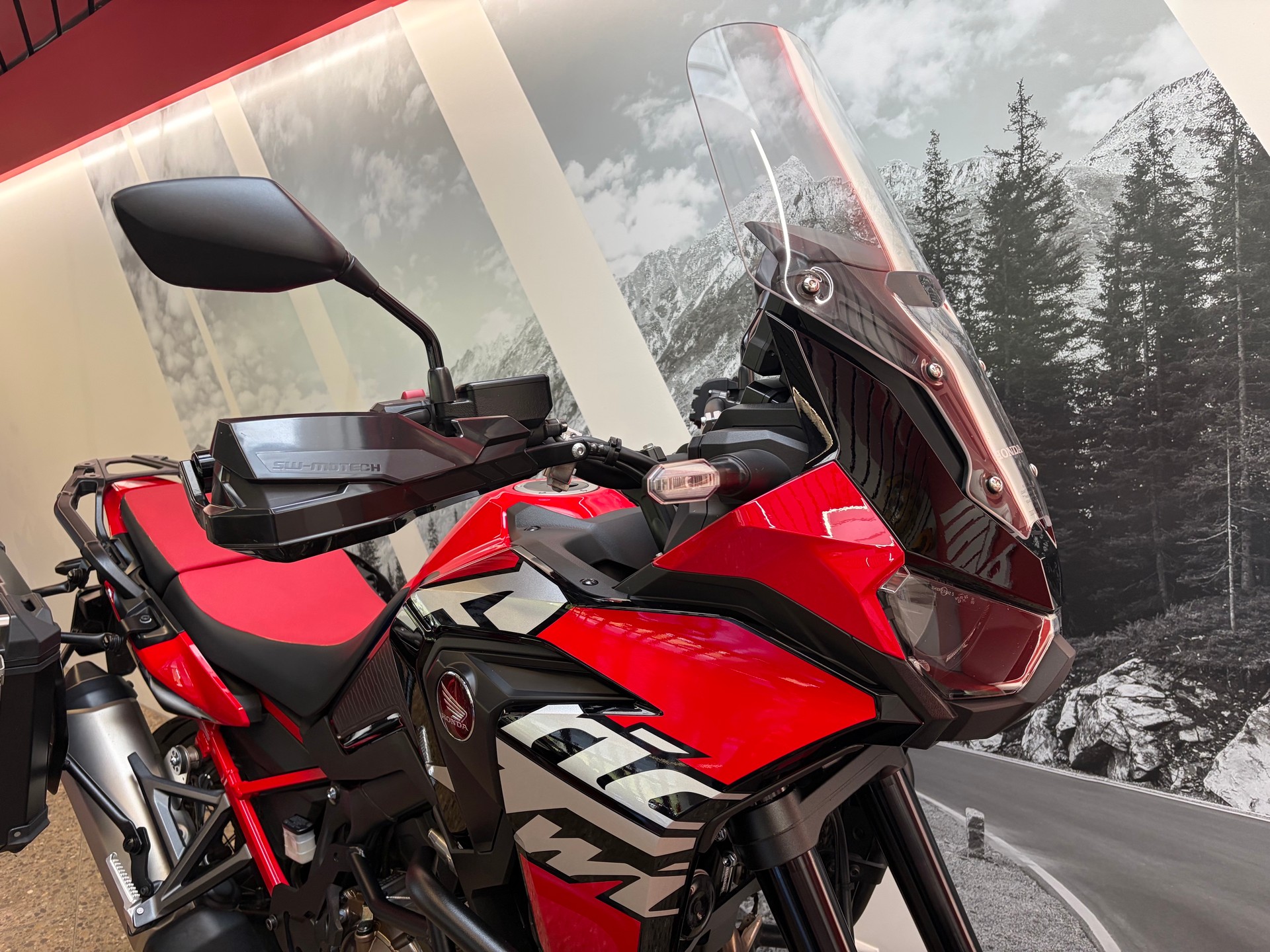 HONDA CRF 1100 Africa Twin aus erster Hand mit viel Zubehör!-image-5