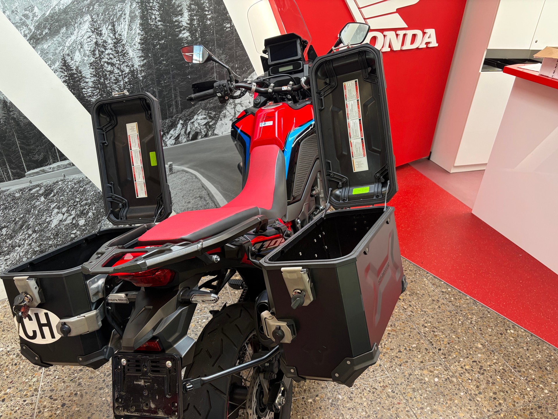 HONDA CRF 1100 Africa Twin aus erster Hand mit viel Zubehör!-image-11