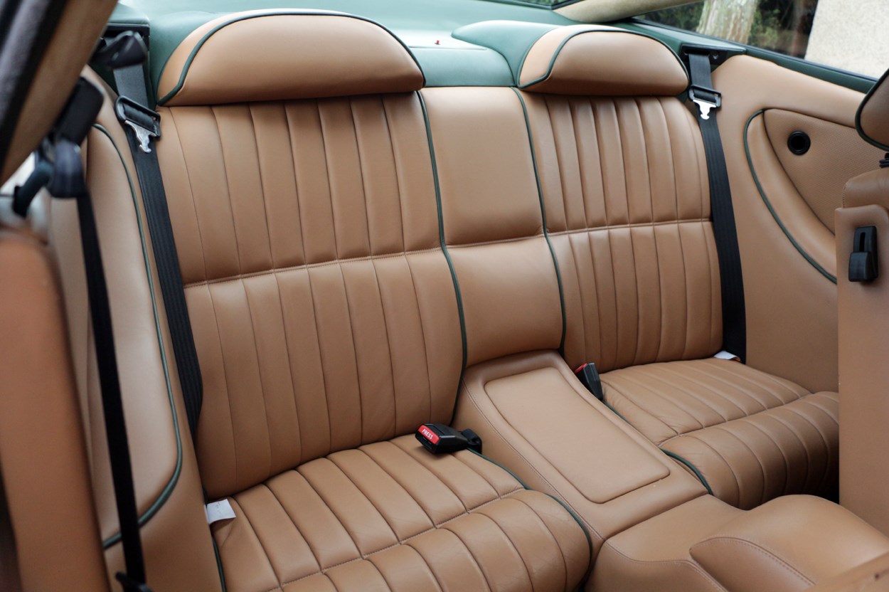 ASTON MARTIN Virage-image-11