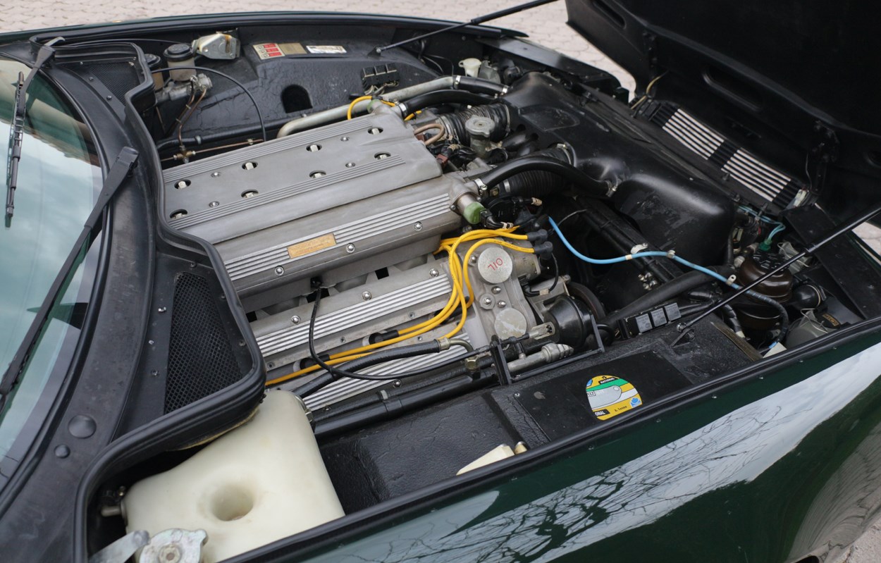 ASTON MARTIN Virage-image-16