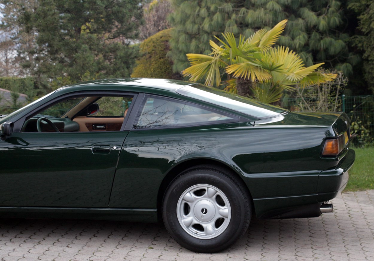 ASTON MARTIN Virage-image-25