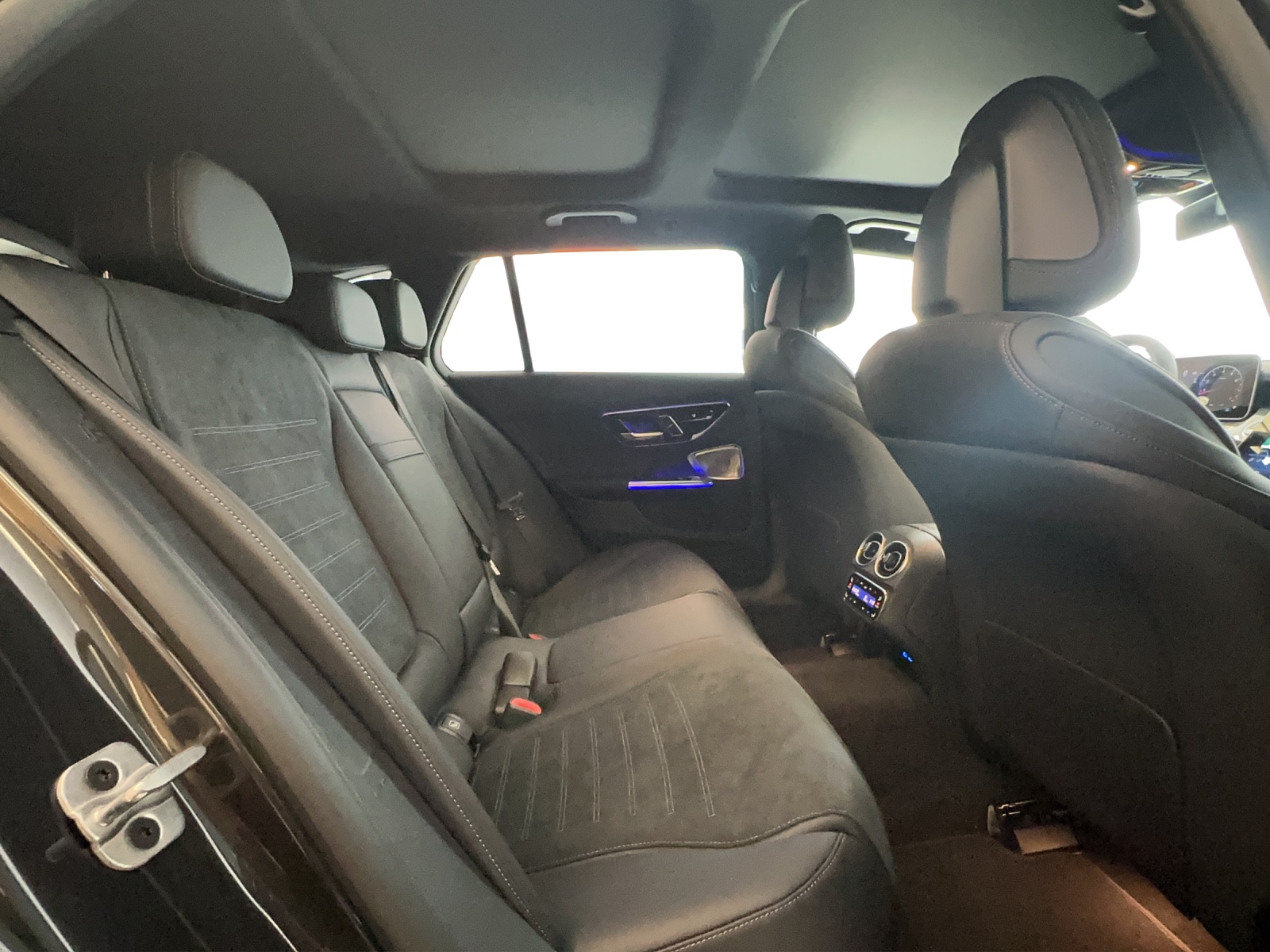MERCEDES-BENZ C 300 T 4 Matic-image-18
