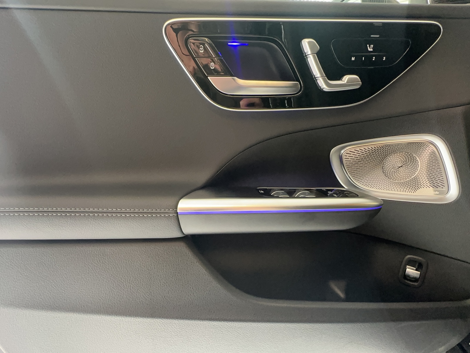MERCEDES-BENZ C 300 T 4 Matic-image-12