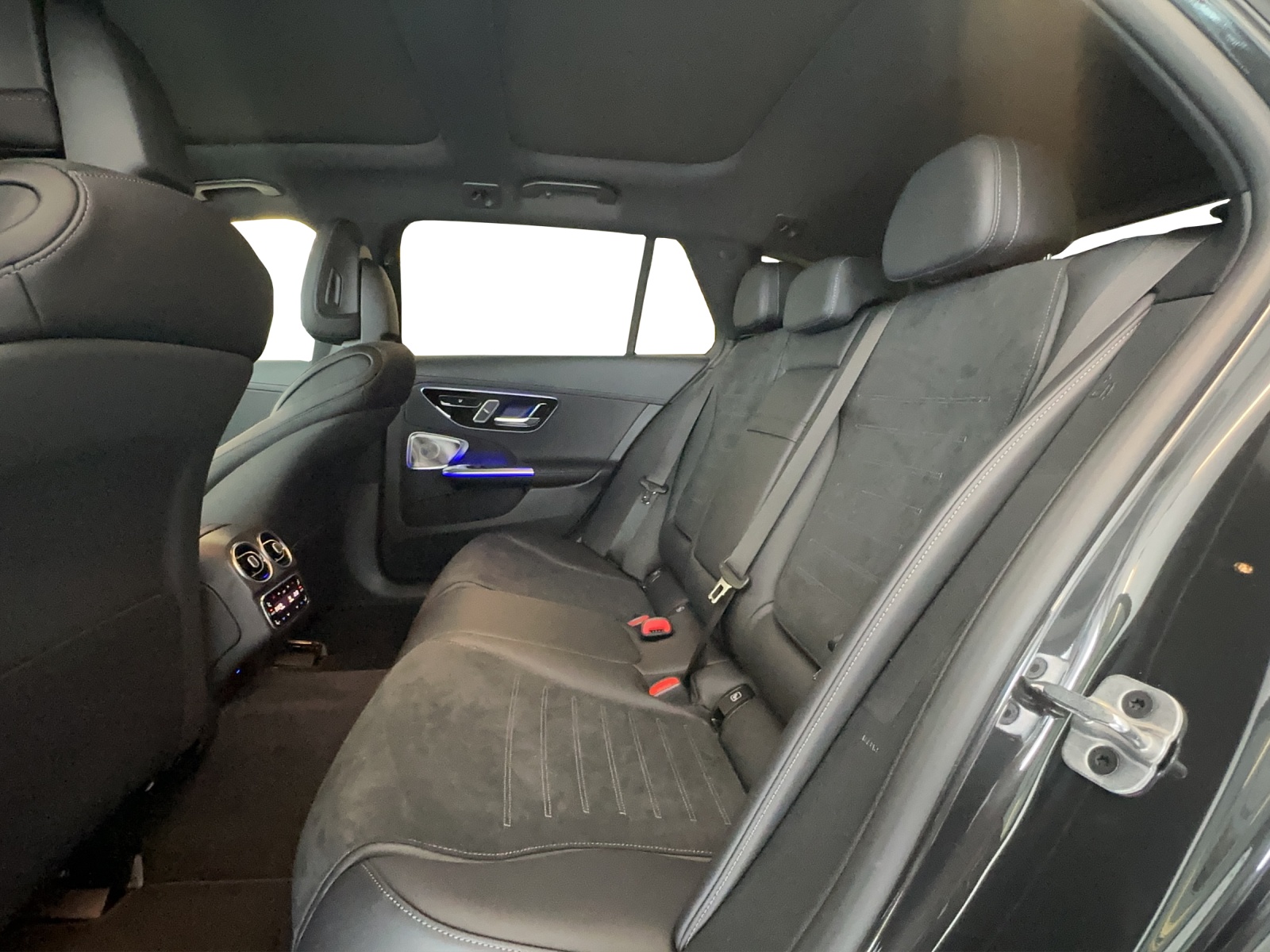 MERCEDES-BENZ C 300 T 4 Matic-image-17