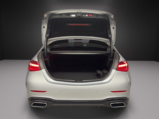 MERCEDES-BENZ C 300e 4Matic AMG Line-image-11