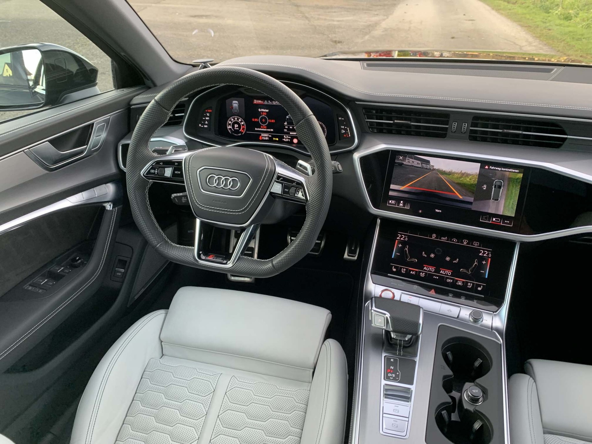 AUDI RS6 Avant 4.0 V8 TFSI quattro T-Tronic-image-7
