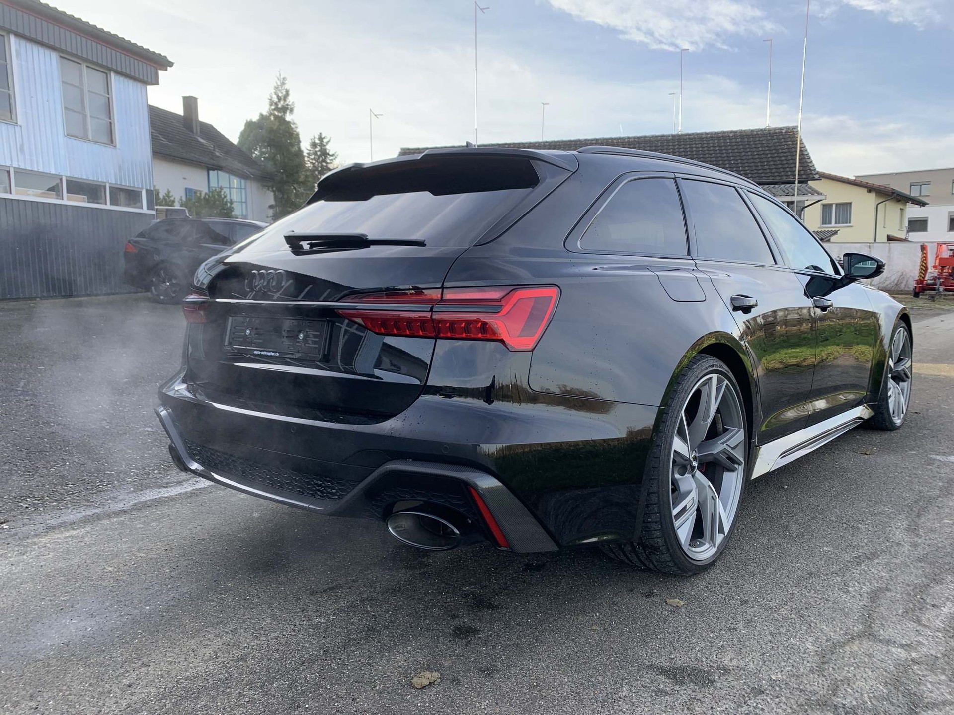 AUDI RS6 Avant 4.0 V8 TFSI quattro T-Tronic-image-4
