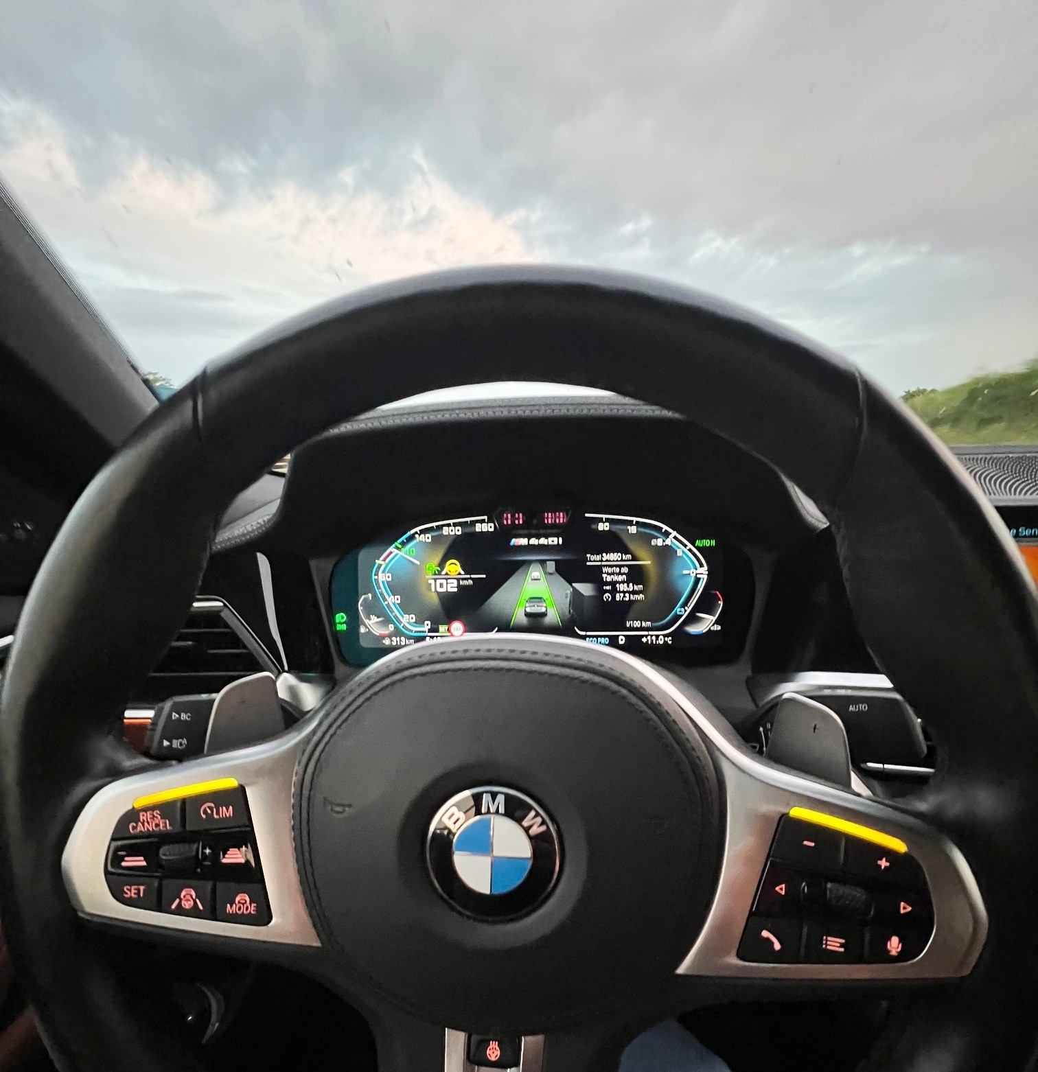 BMW M440i xDrive 48V Cabrio-image-9
