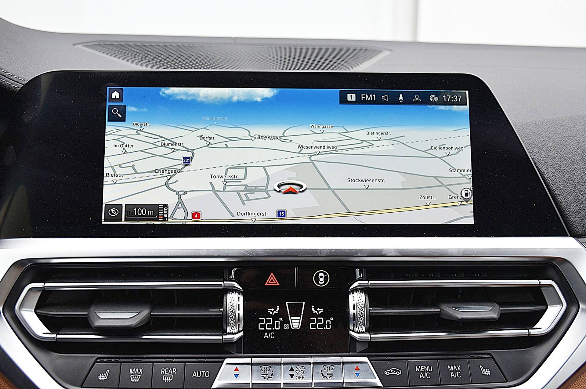BMW M440i xDrive 48V Cabrio-image-11