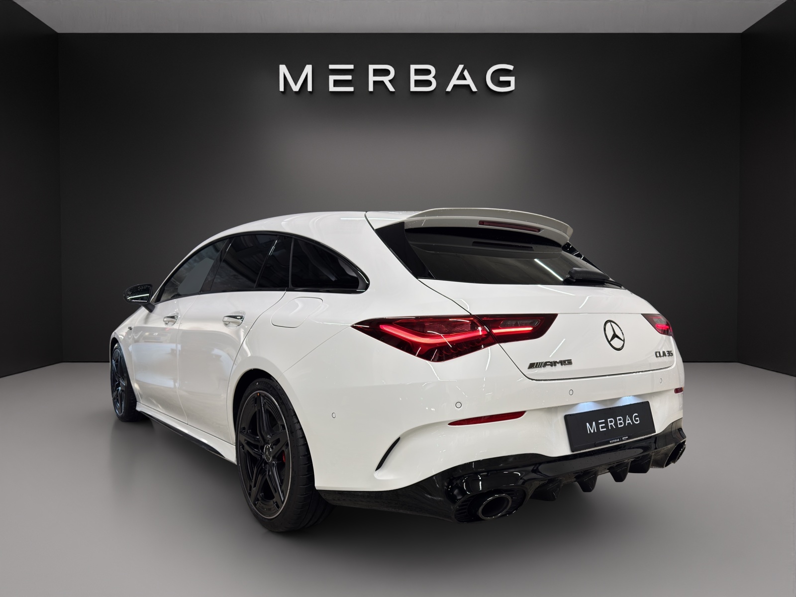 MERCEDES-BENZ CLA Shooting Brake 35 AMG 4Matic 8G-DCT-image-4