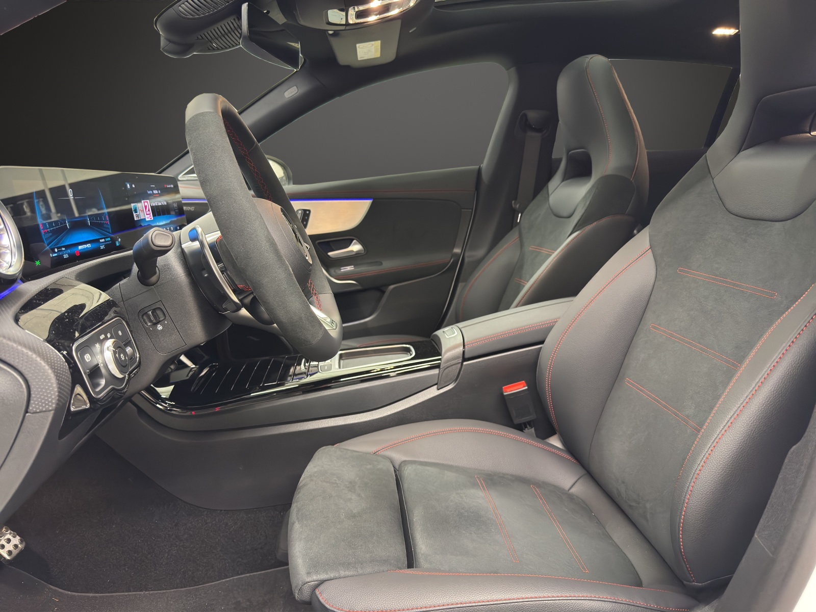 MERCEDES-BENZ CLA Shooting Brake 35 AMG 4Matic 8G-DCT-image-9