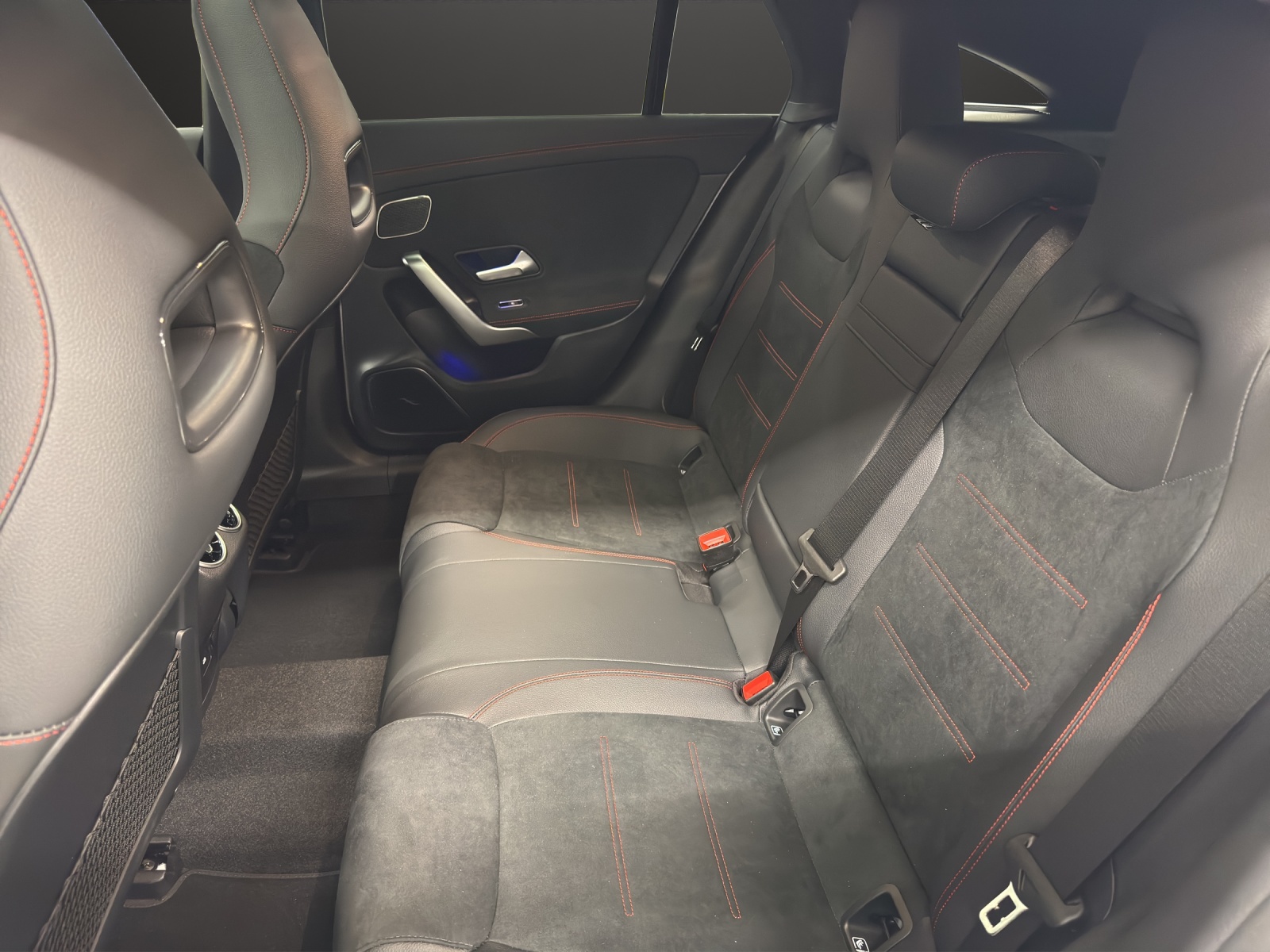 MERCEDES-BENZ CLA Shooting Brake 35 AMG 4Matic 8G-DCT-image-11