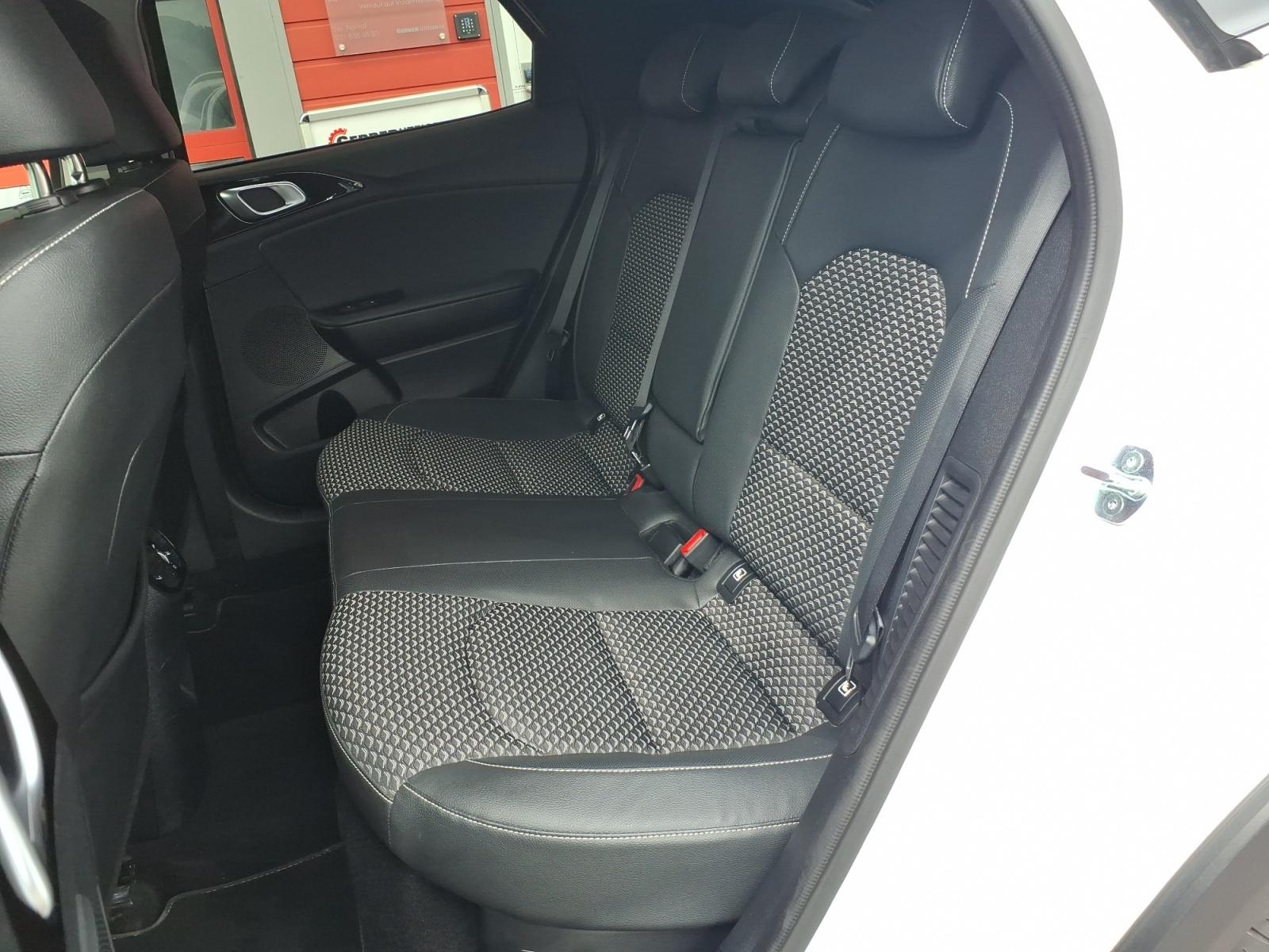 KIA XCeed 1.6 GDi Plug-in Hybrid Style-image-6