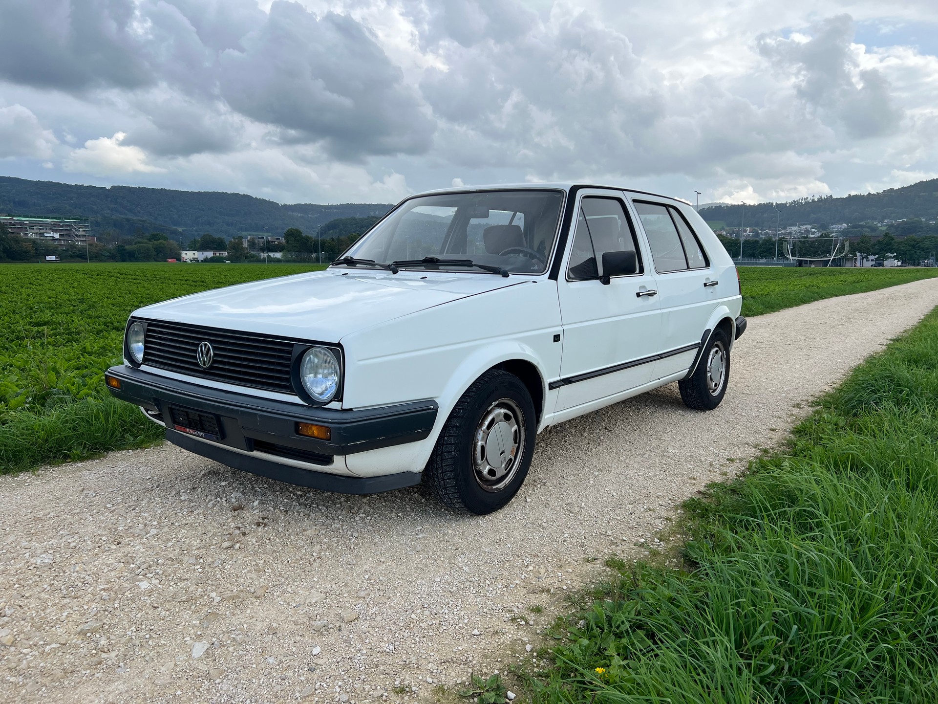 VW Golf 1600 GL-image-1