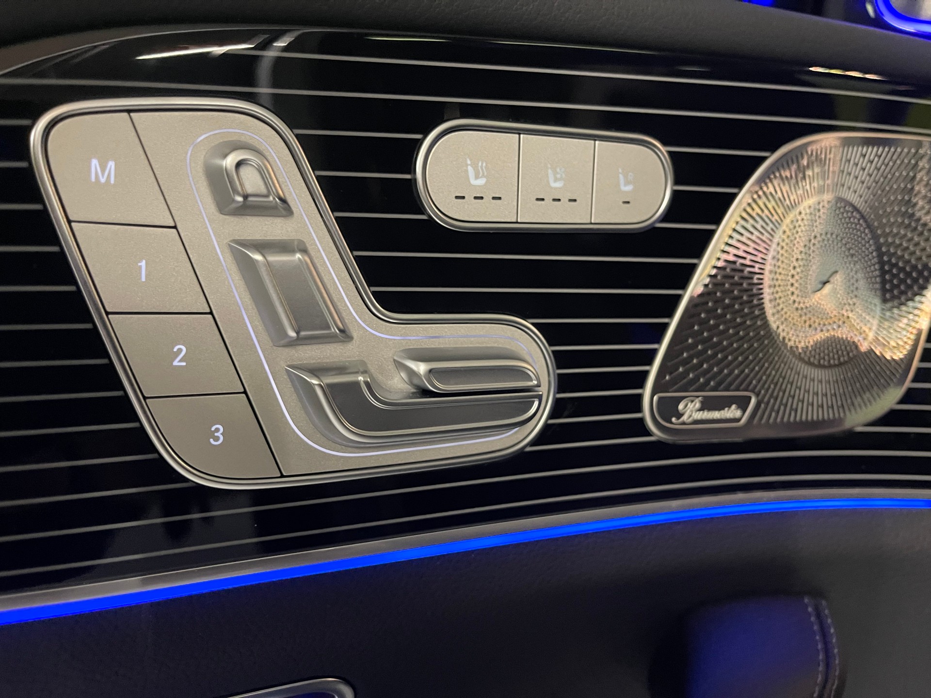 MERCEDES-BENZ GLS 350 d 4MATIC AMG Line-image-7