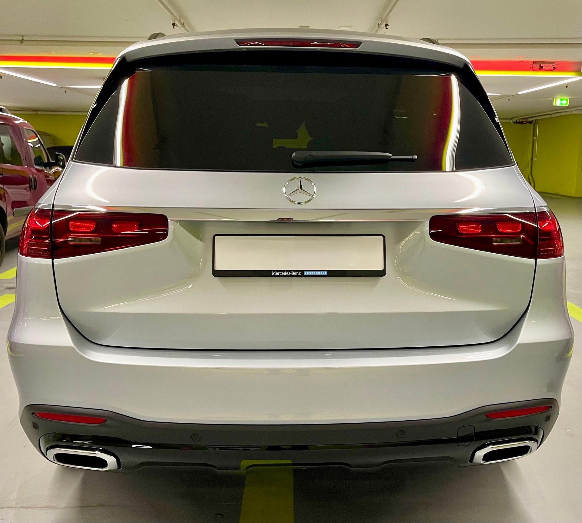 MERCEDES-BENZ GLS 350 d 4MATIC AMG Line-image-2