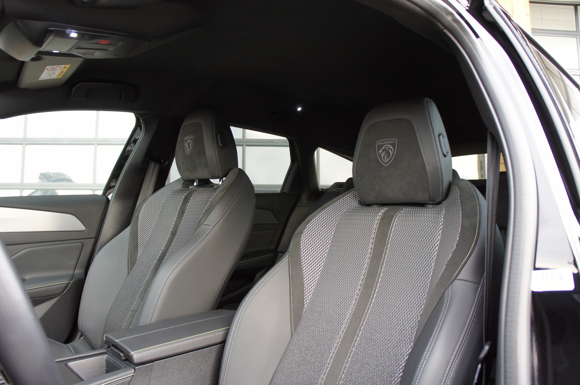 PEUGEOT 308 SW 1.6 PHEV 180 GT-image-14
