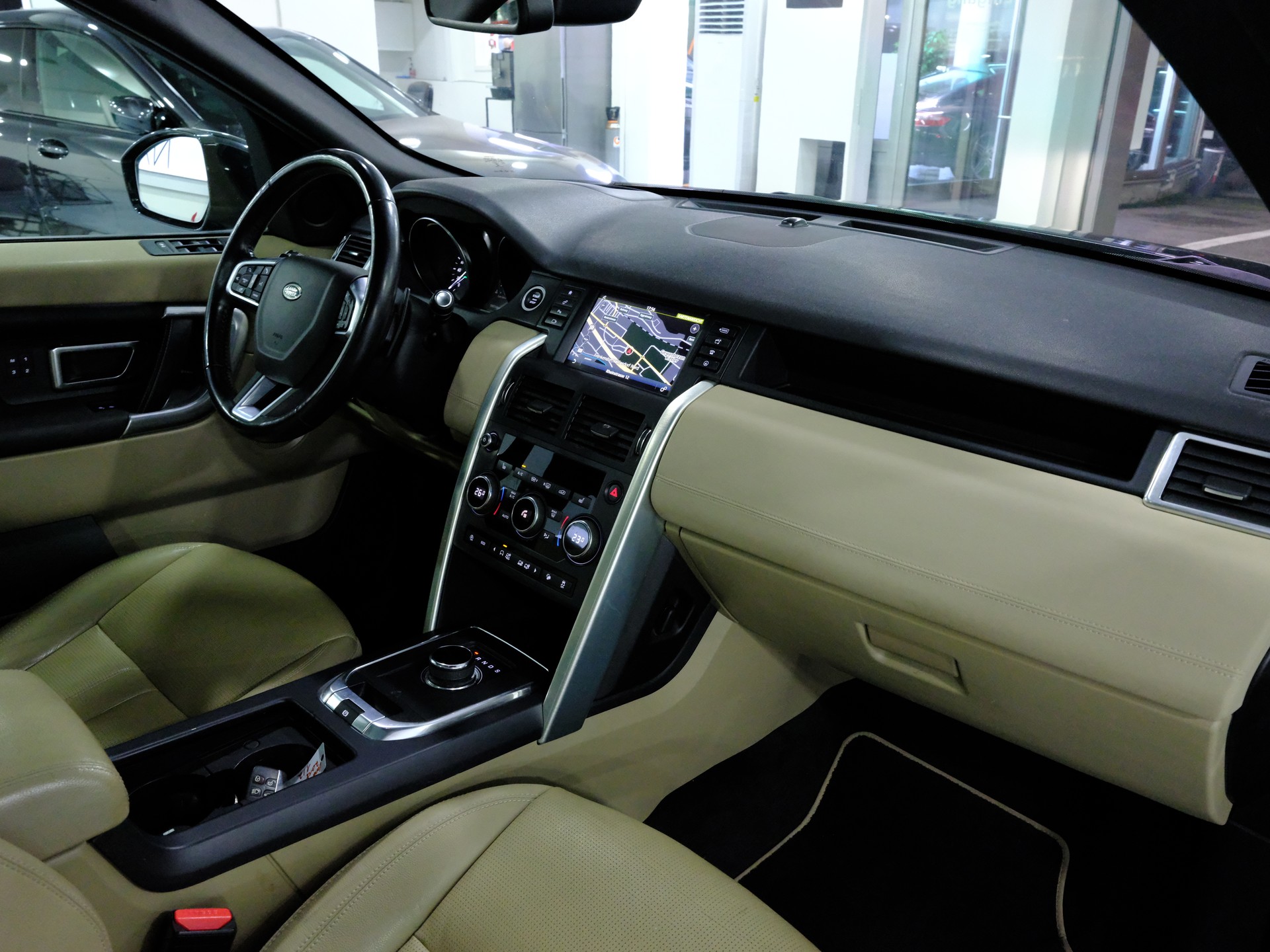 LAND ROVER Discovery Sport 2.0 SD4 HSE AT9 *Dynamic Pack* *Surround View* *Fahrassistenzpaket*-image-16
