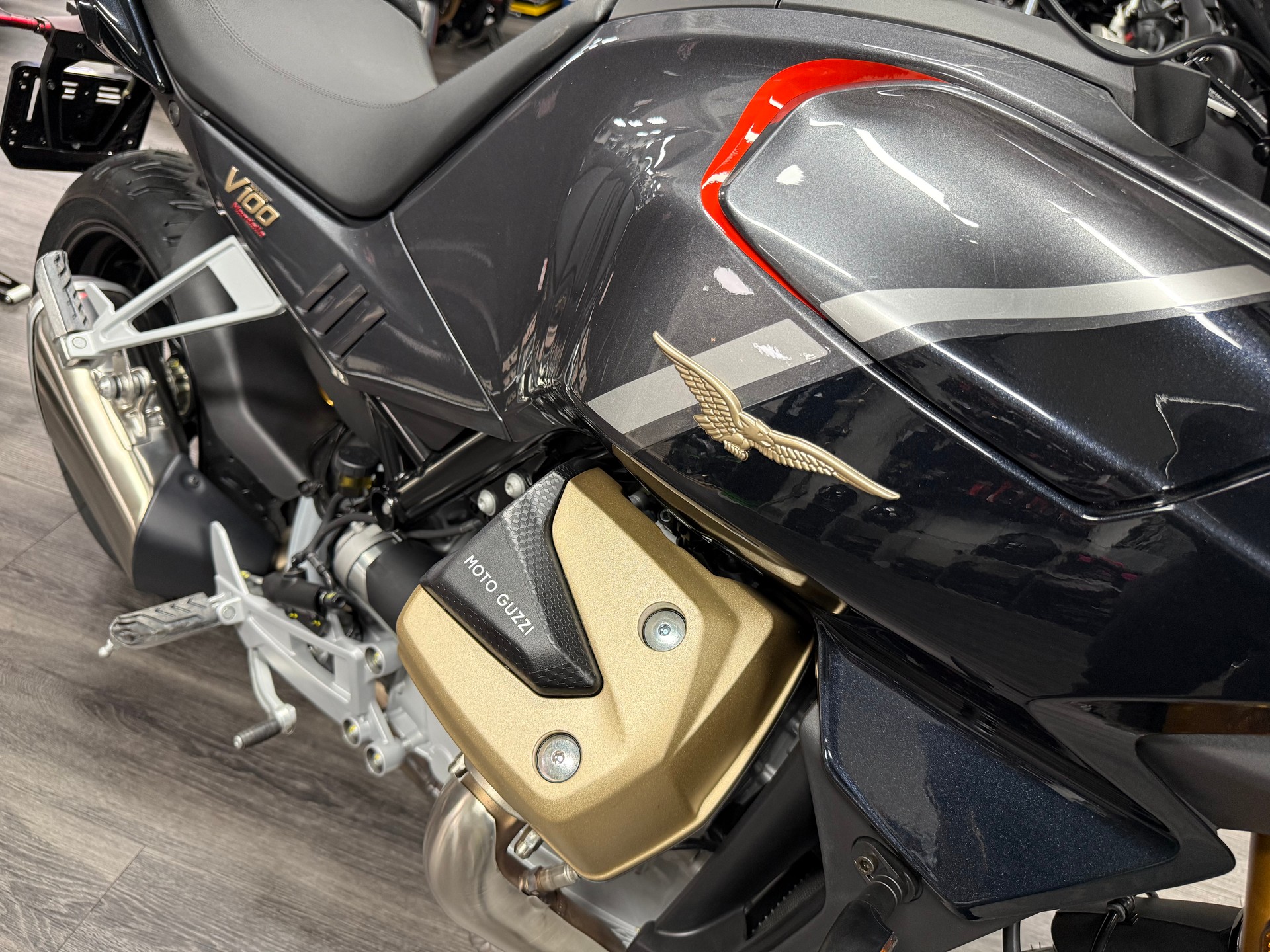 MOTO GUZZI V100 Mandello S-image-3
