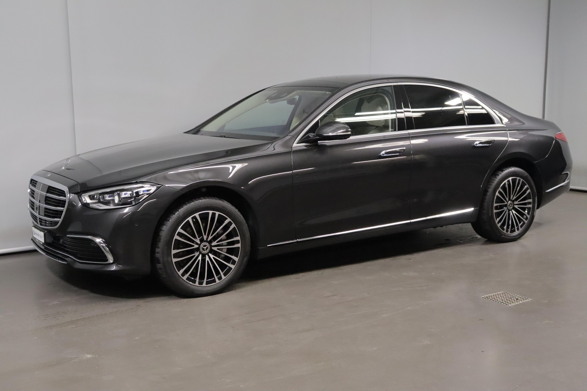 MERCEDES-BENZ S 580 V8 4matic-showroom-element-1