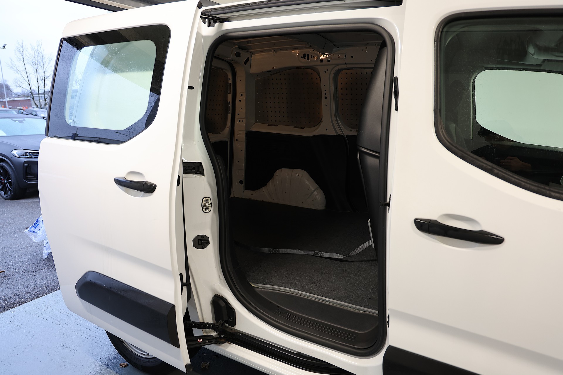 PEUGEOT Partner 1.5 Blue HDi s/s Asphalt 1000kg-image-13
