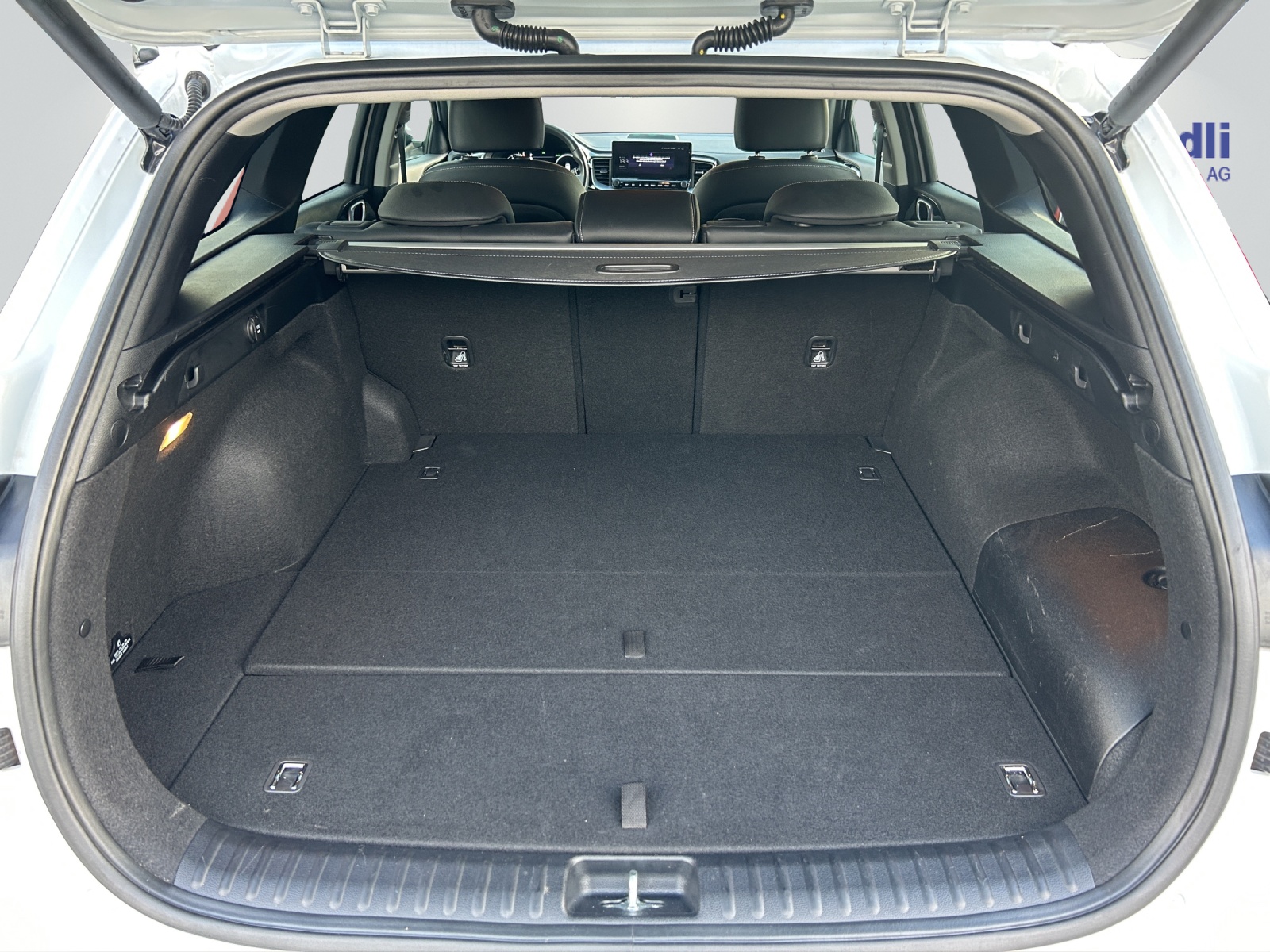 KIA Ceed SW 1.6 GDi Plug-in Hybrid Style-image-9