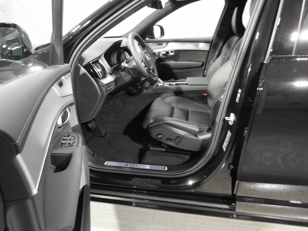VOLVO XC90 2.0 T8 TE Ultre Dark eAWD-image-9