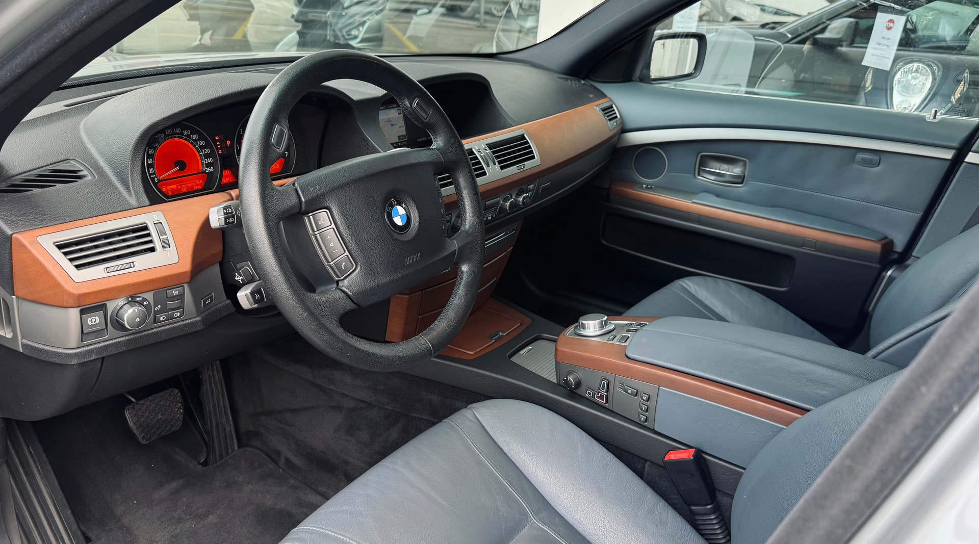 BMW 740i L-image-6