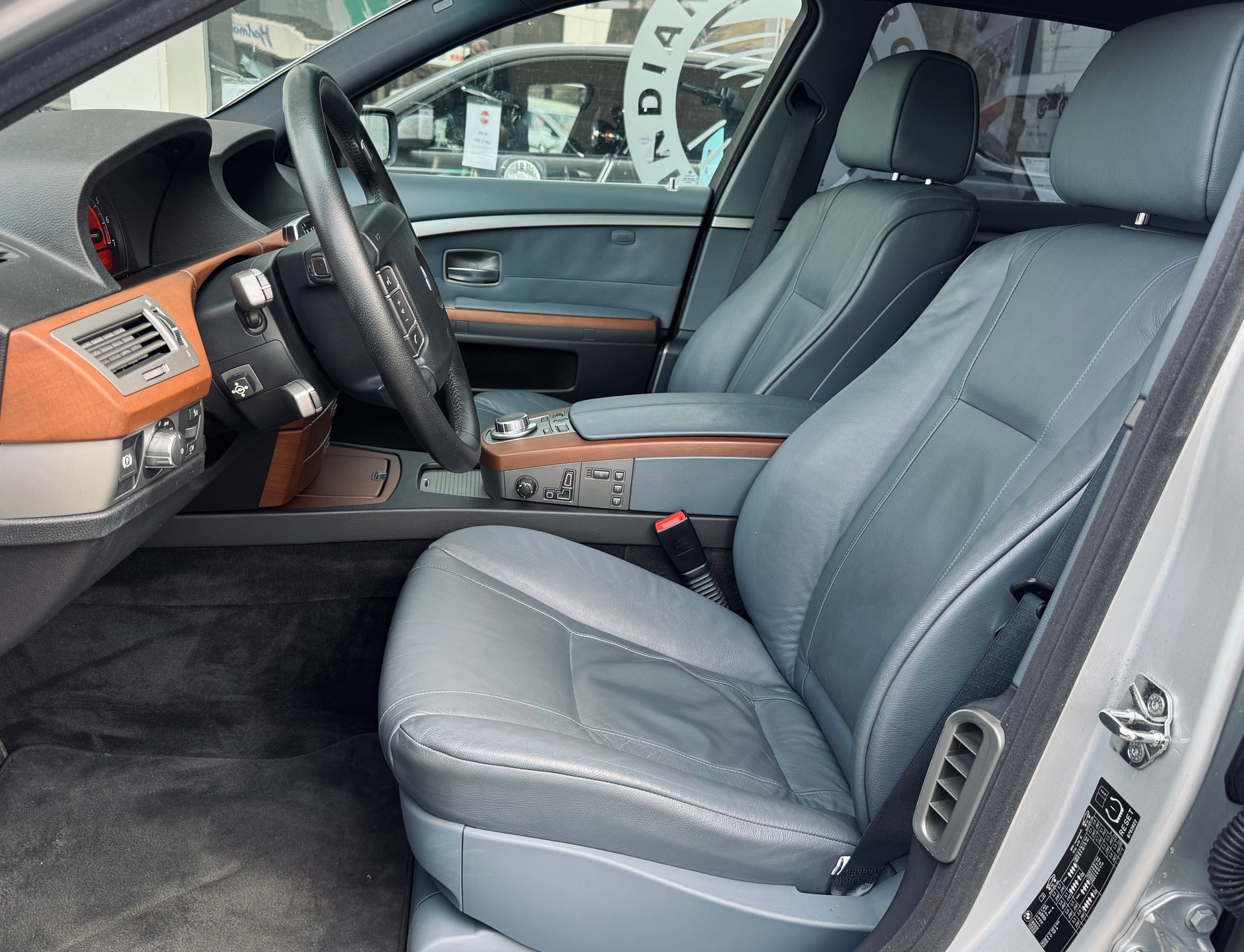 BMW 740i L-image-7