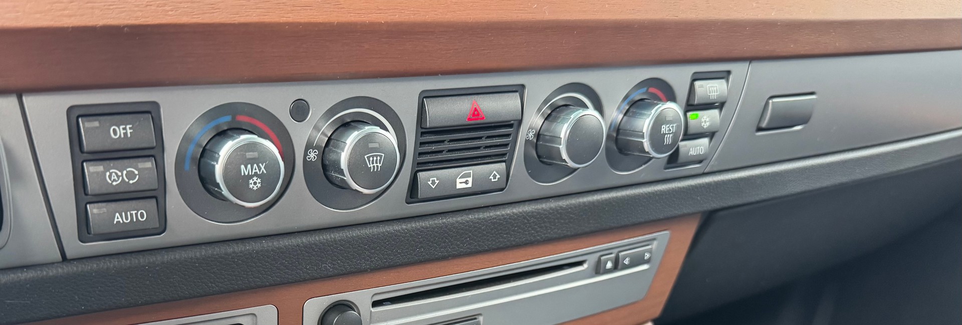 BMW 740i L-image-24
