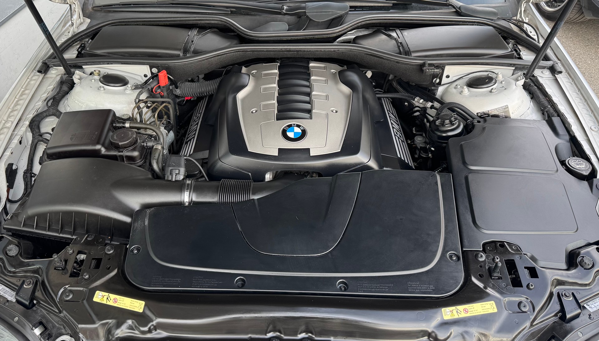 BMW 740i L-image-25