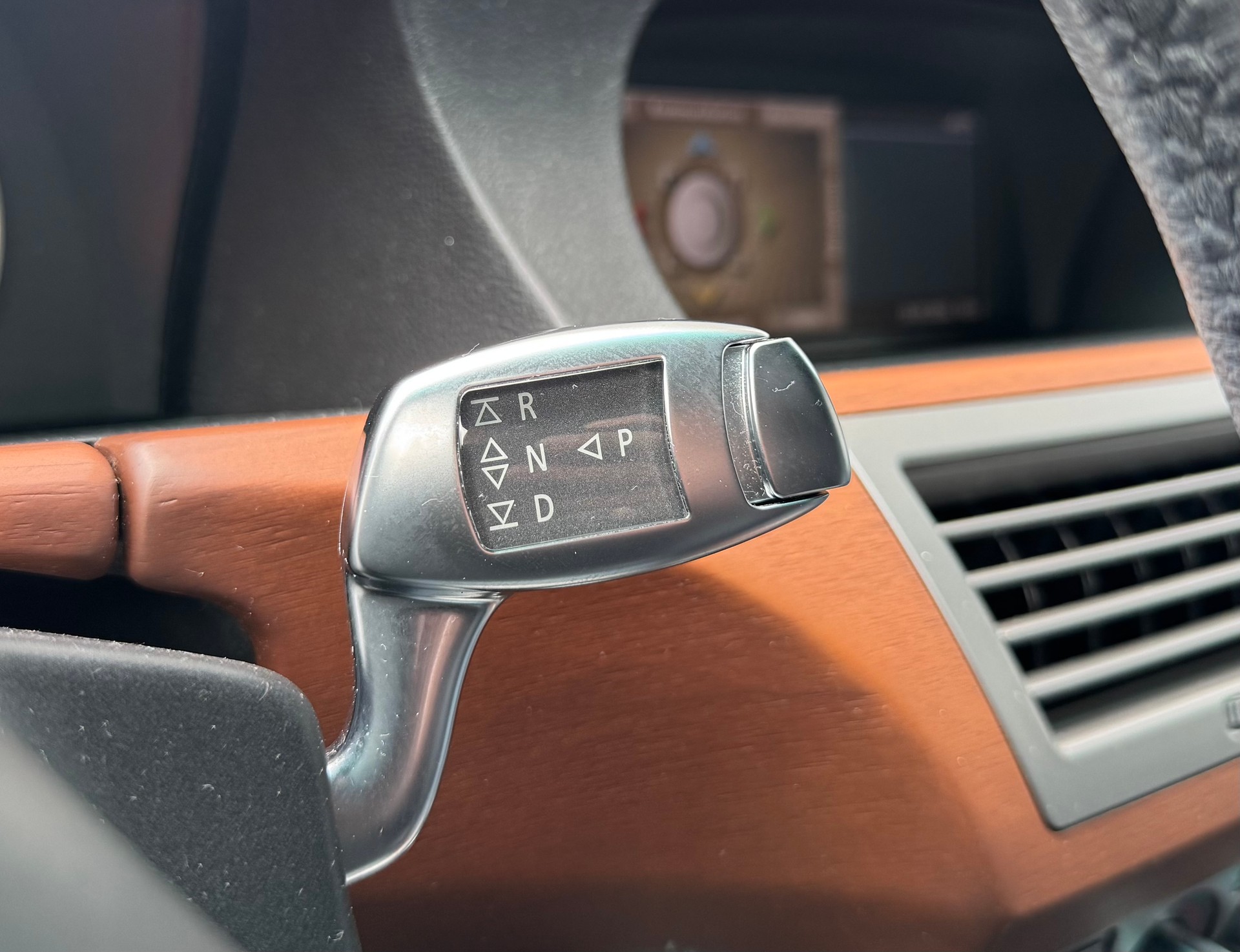 BMW 740i L-image-19