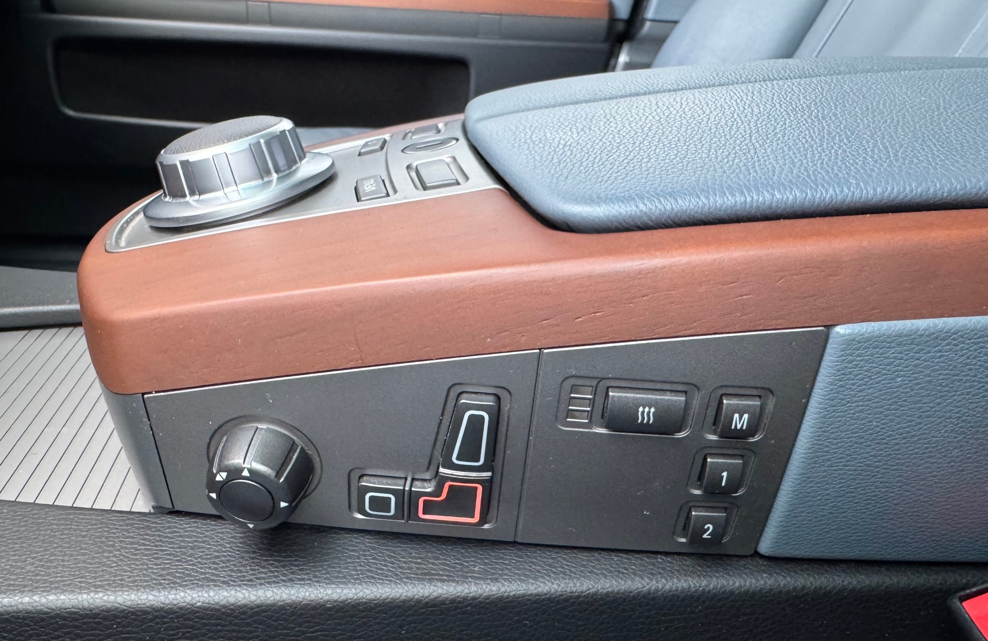 BMW 740i L-image-8