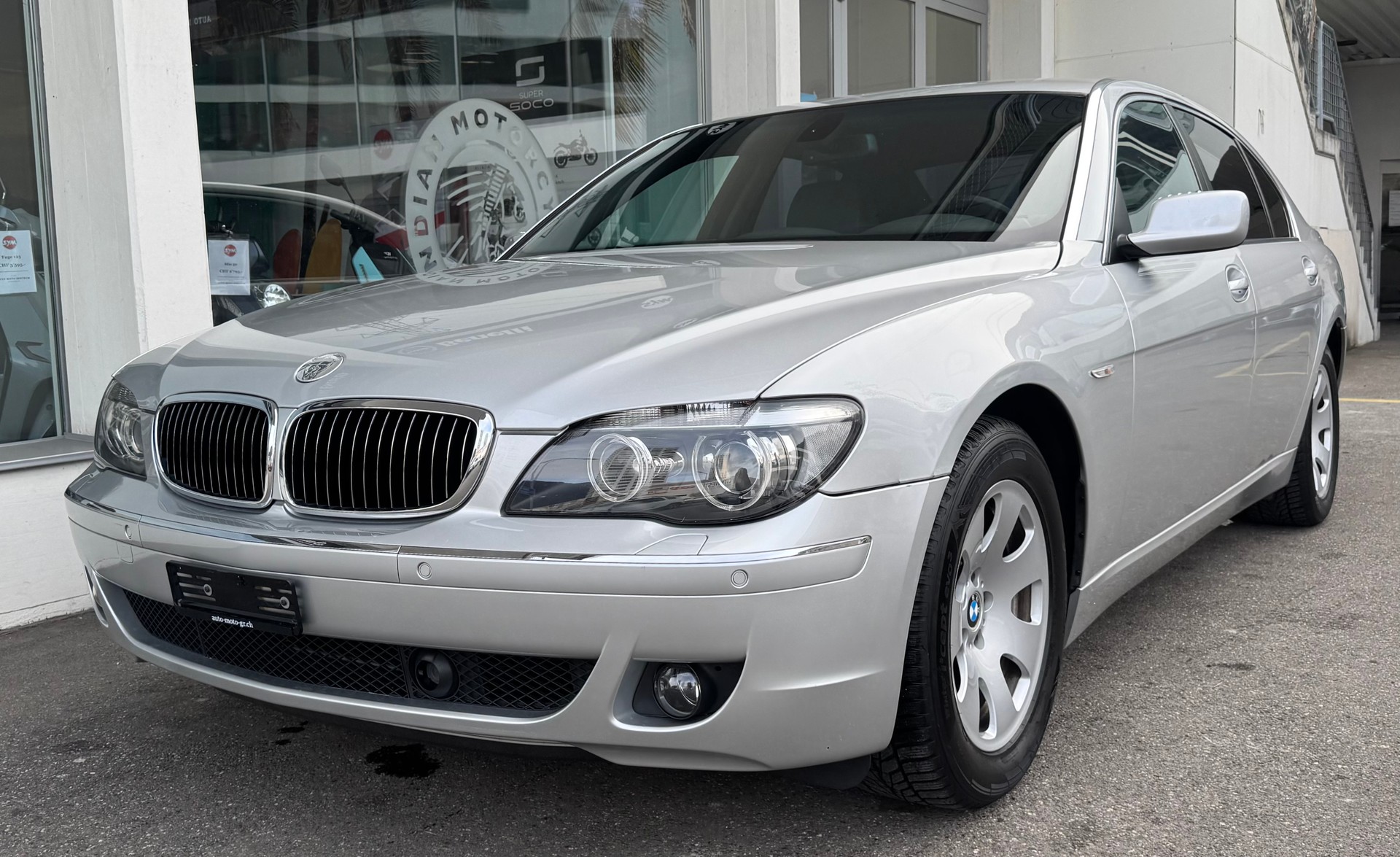 BMW 740i L-image-5