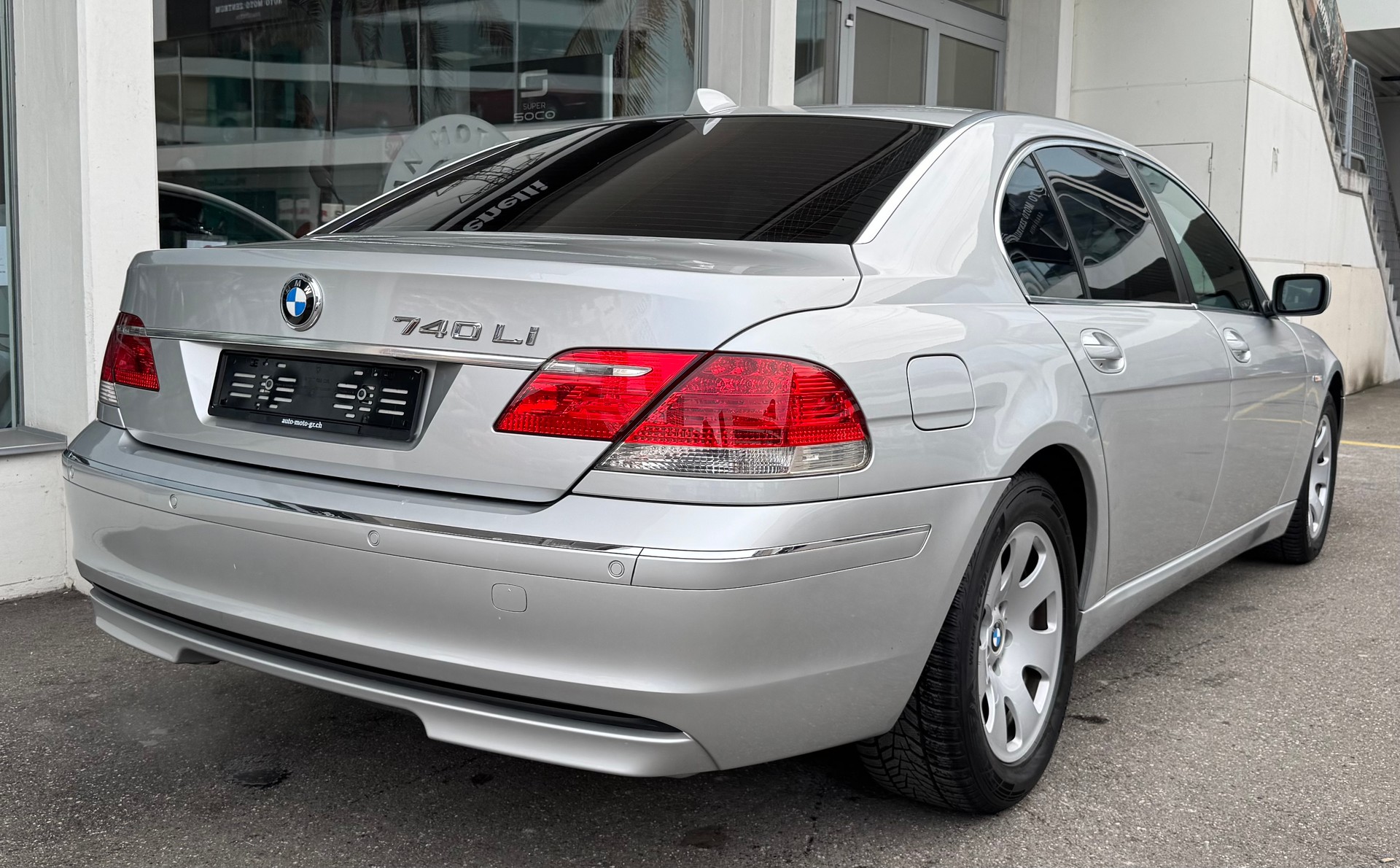 BMW 740i L-image-4