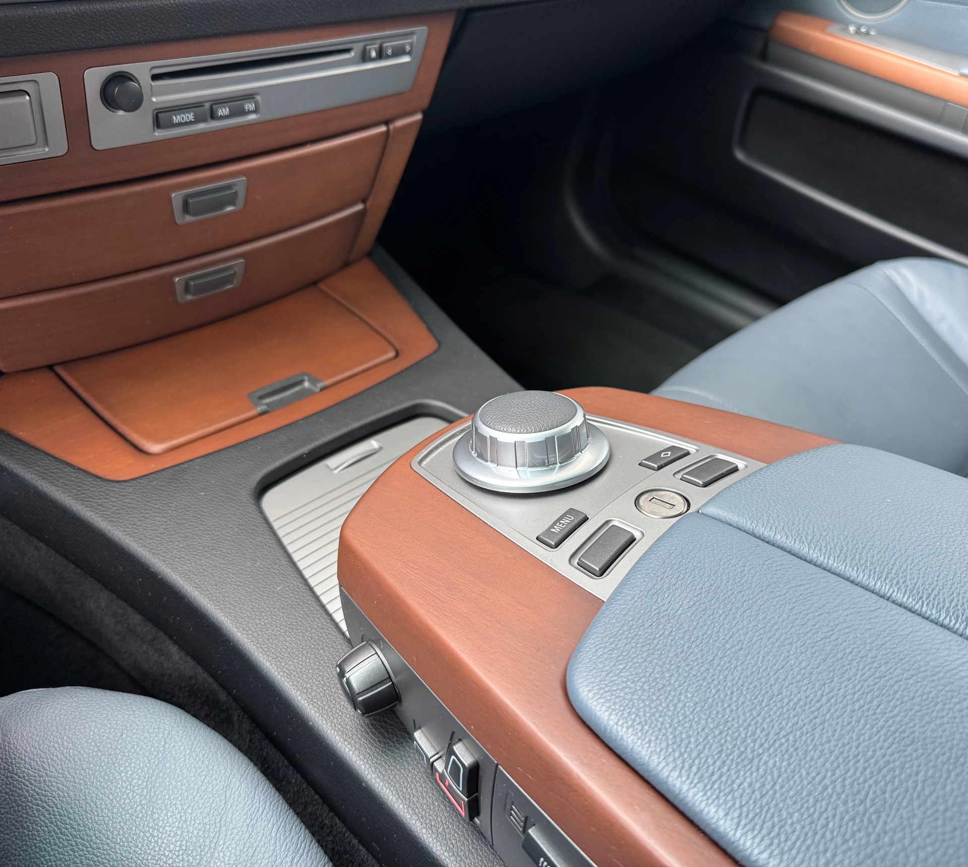 BMW 740i L-image-22