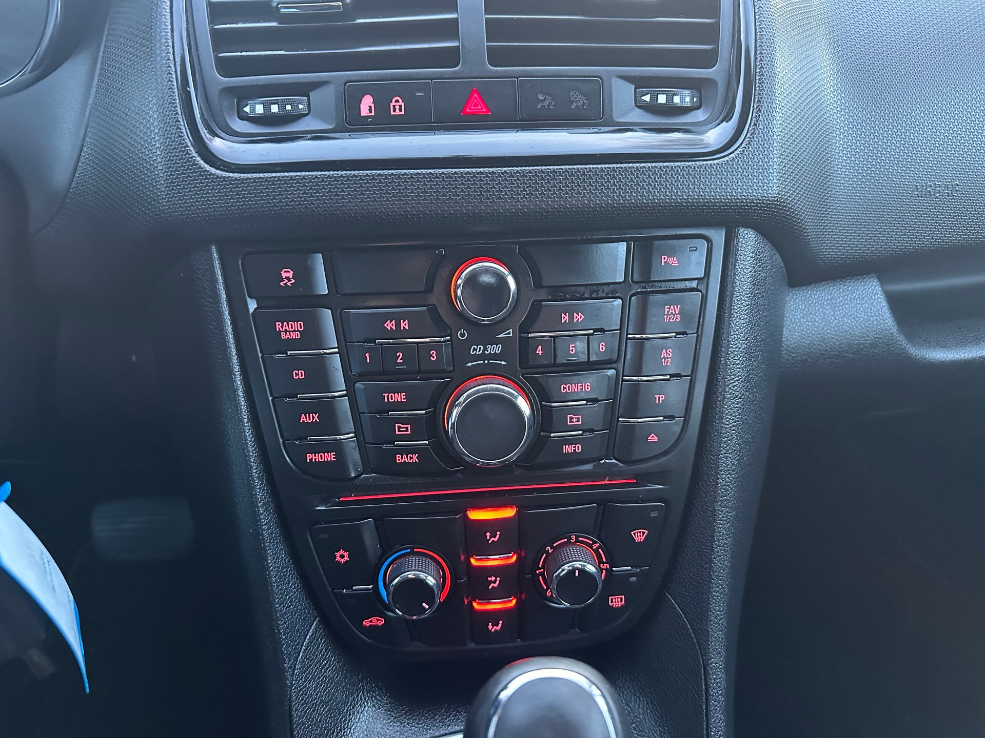 OPEL Meriva 1.4 Turbo Automatic-image-10