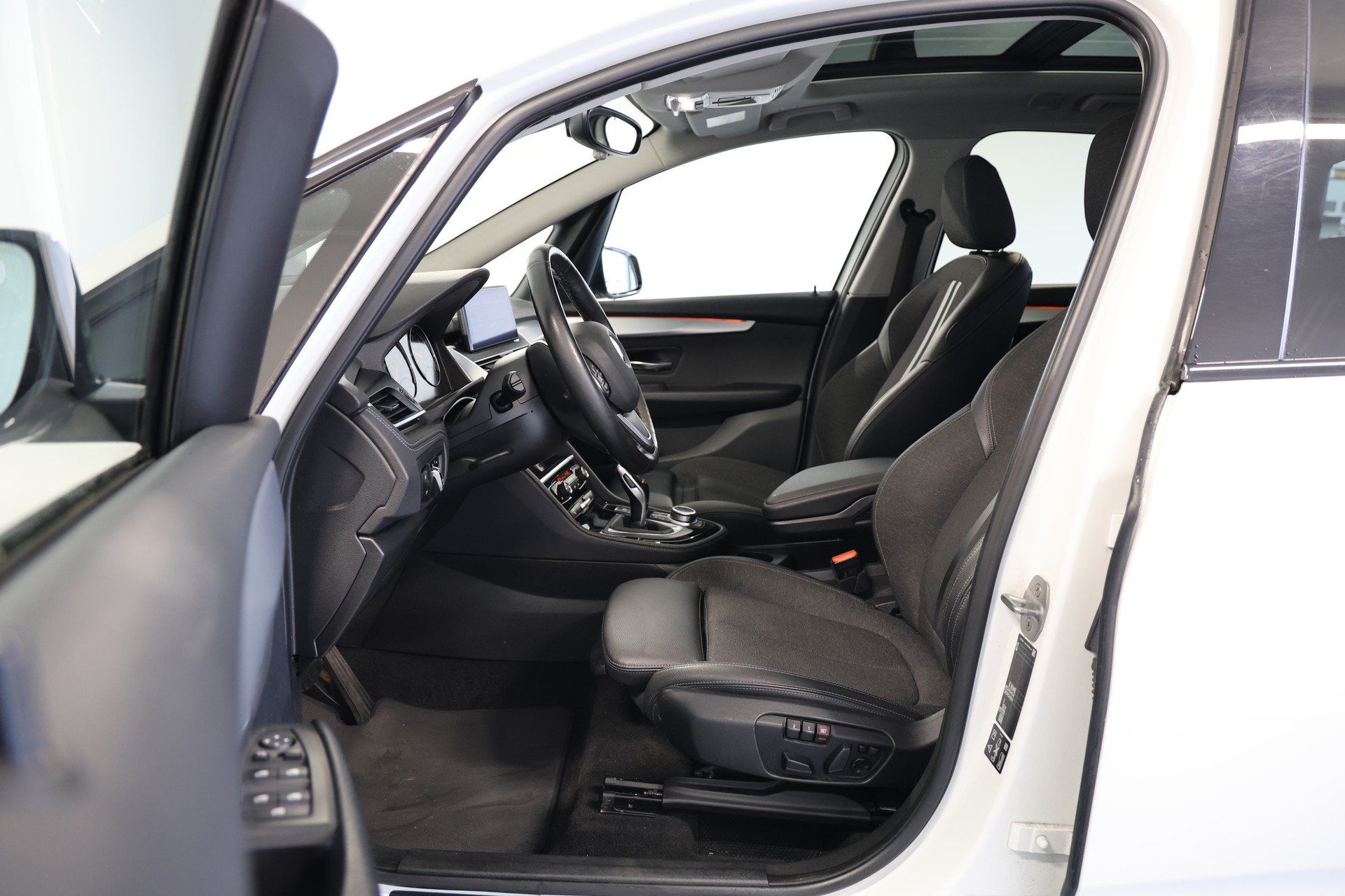 BMW 218d xDrive Gran Tourer 7-Sitzer Steptronic Sport Line-image-5