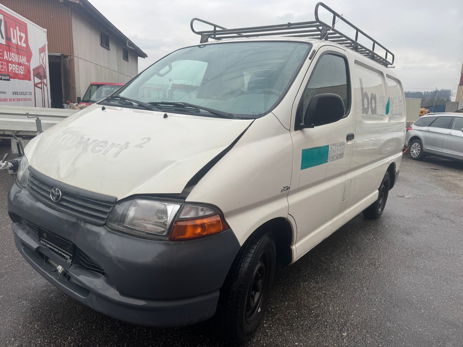 TOYOTA Hiace D-4D Van