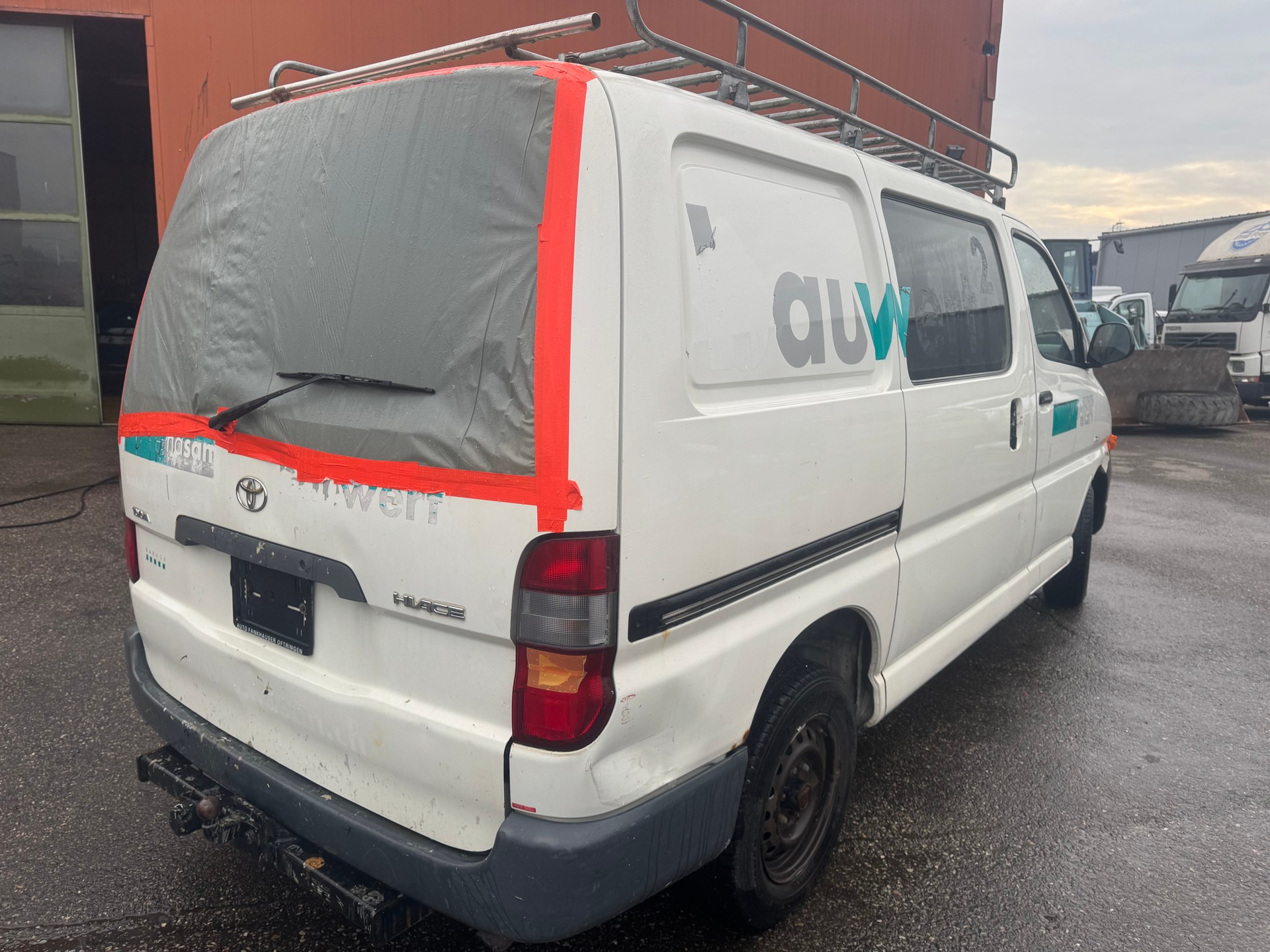 TOYOTA Hiace D-4D Van-image-3
