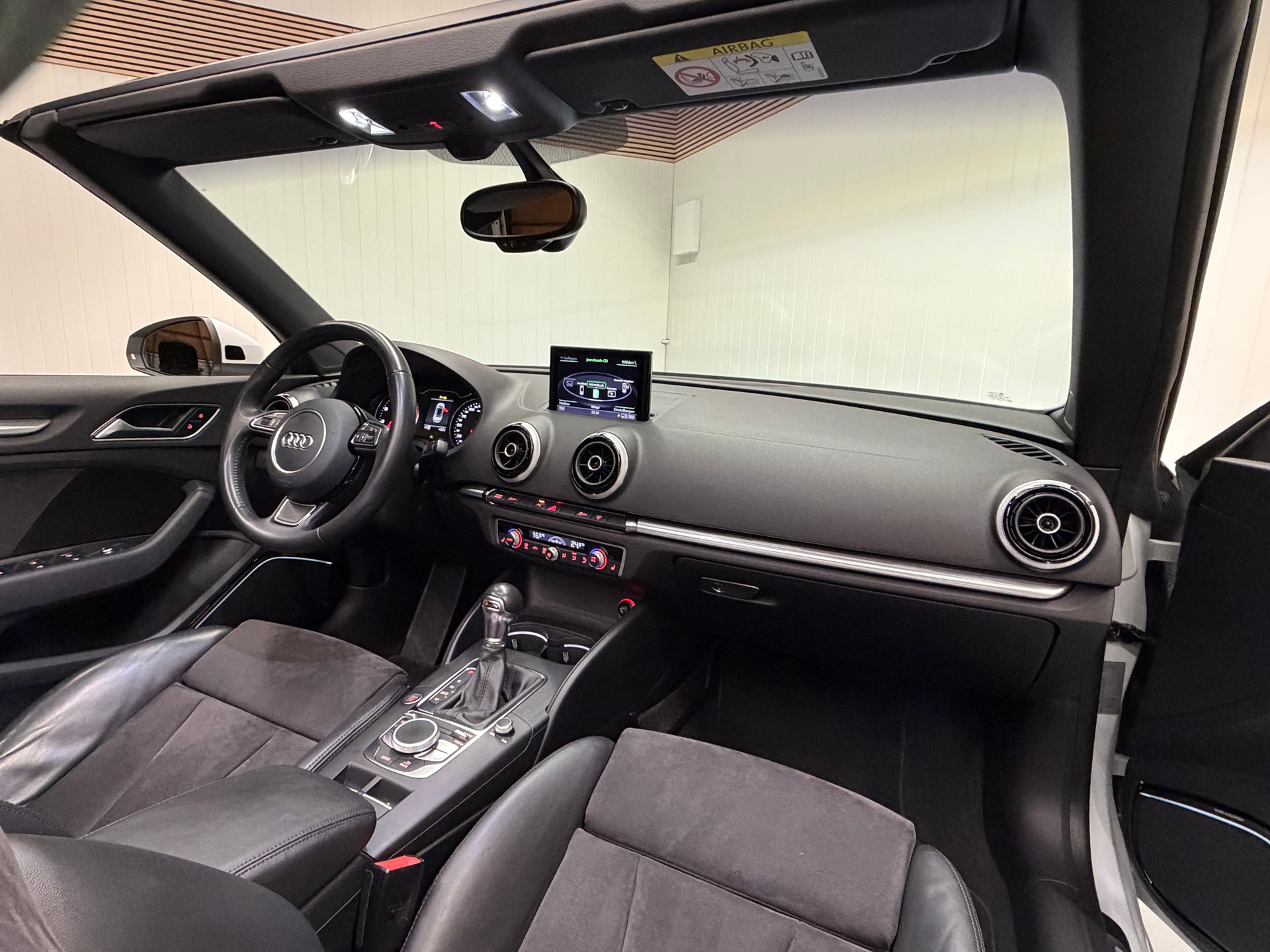 AUDI A3 Cabriolet 1.8 TFSI Ambition S-tronic Ab MFK & Service-image-11