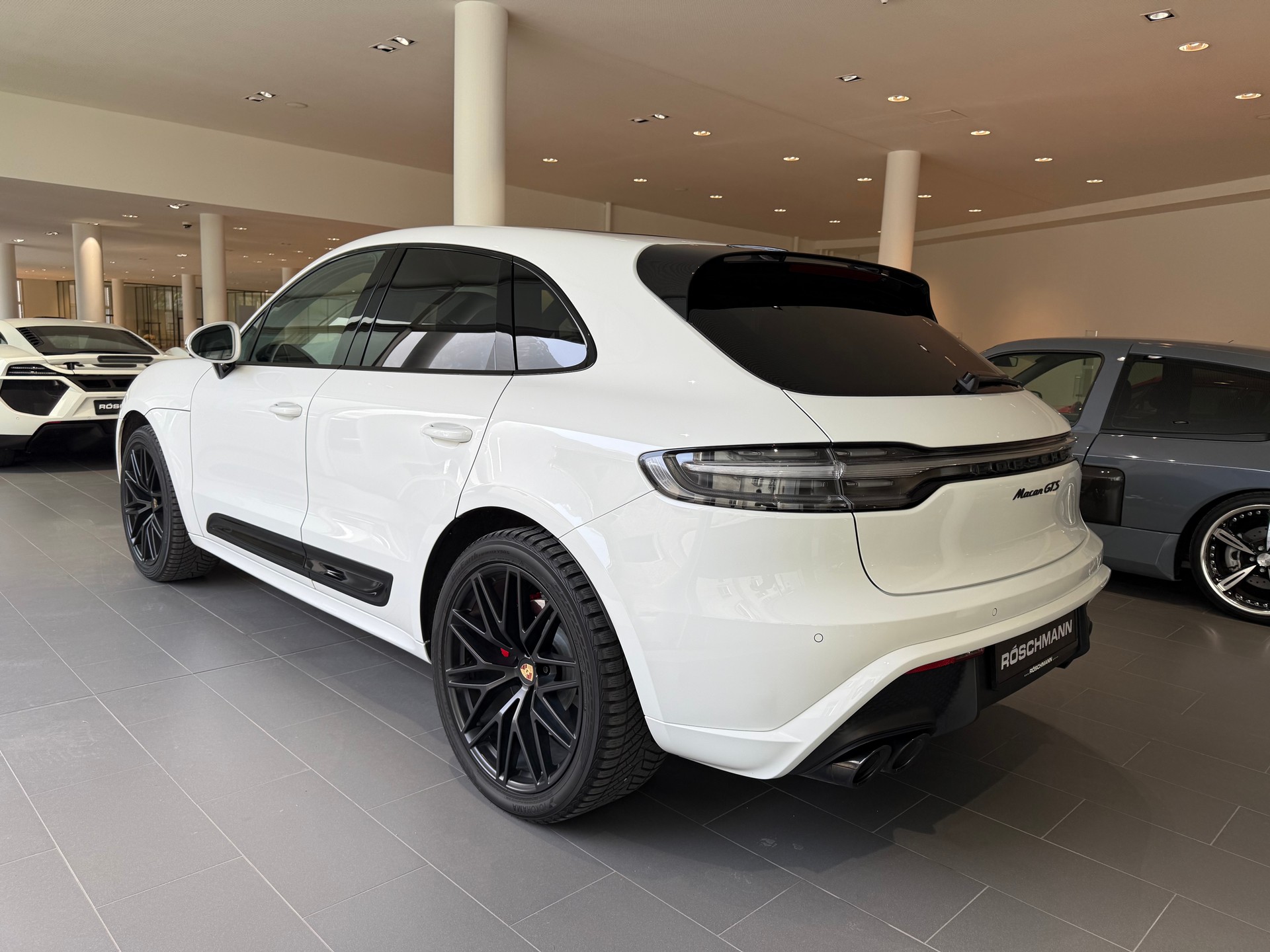 PORSCHE Macan GTS PDK-showroom-element-3