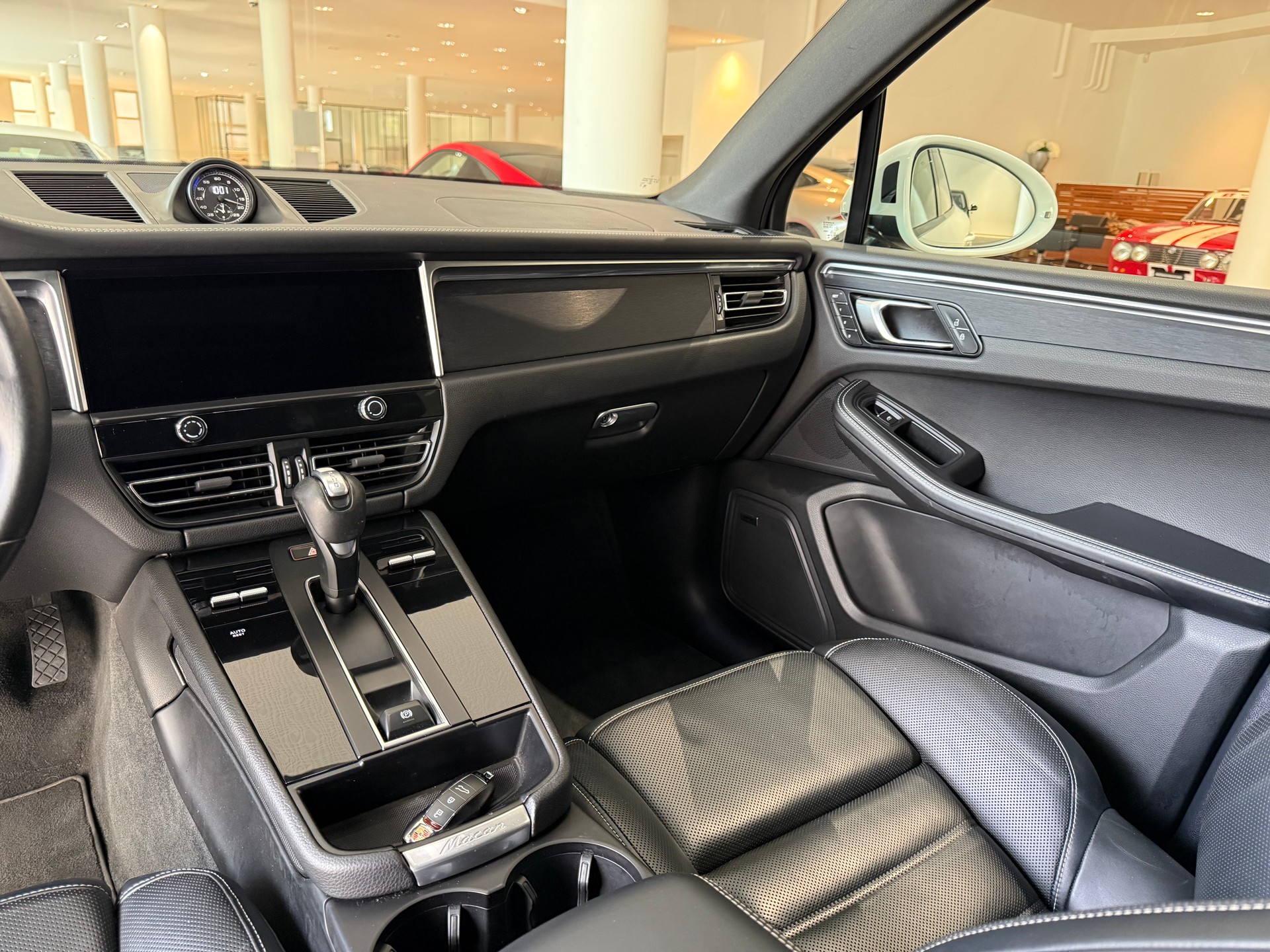 PORSCHE Macan GTS PDK-image-9