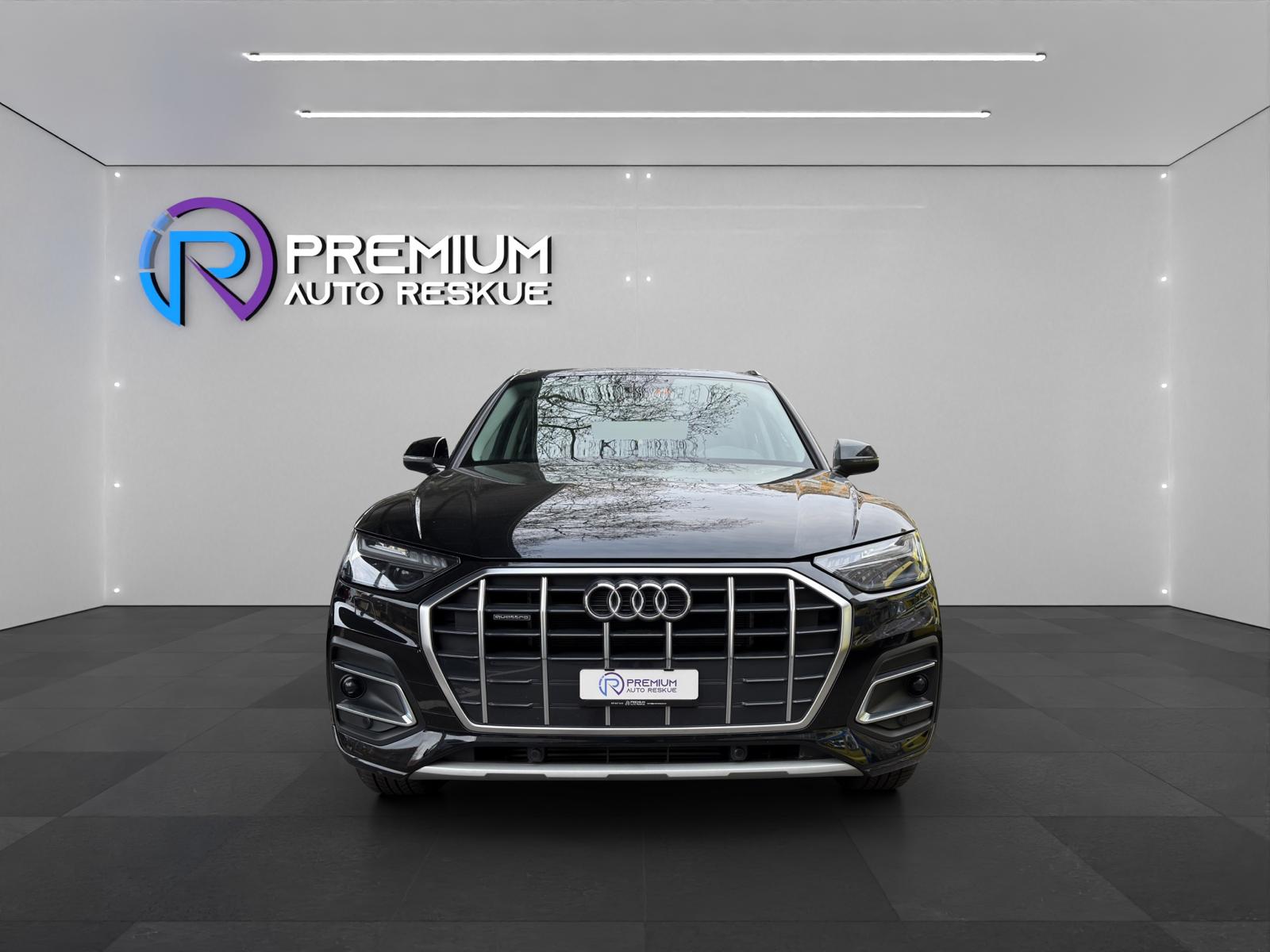 AUDI Q5 50 TFSI e PHEV quattro S-tronic-showroom-element-1