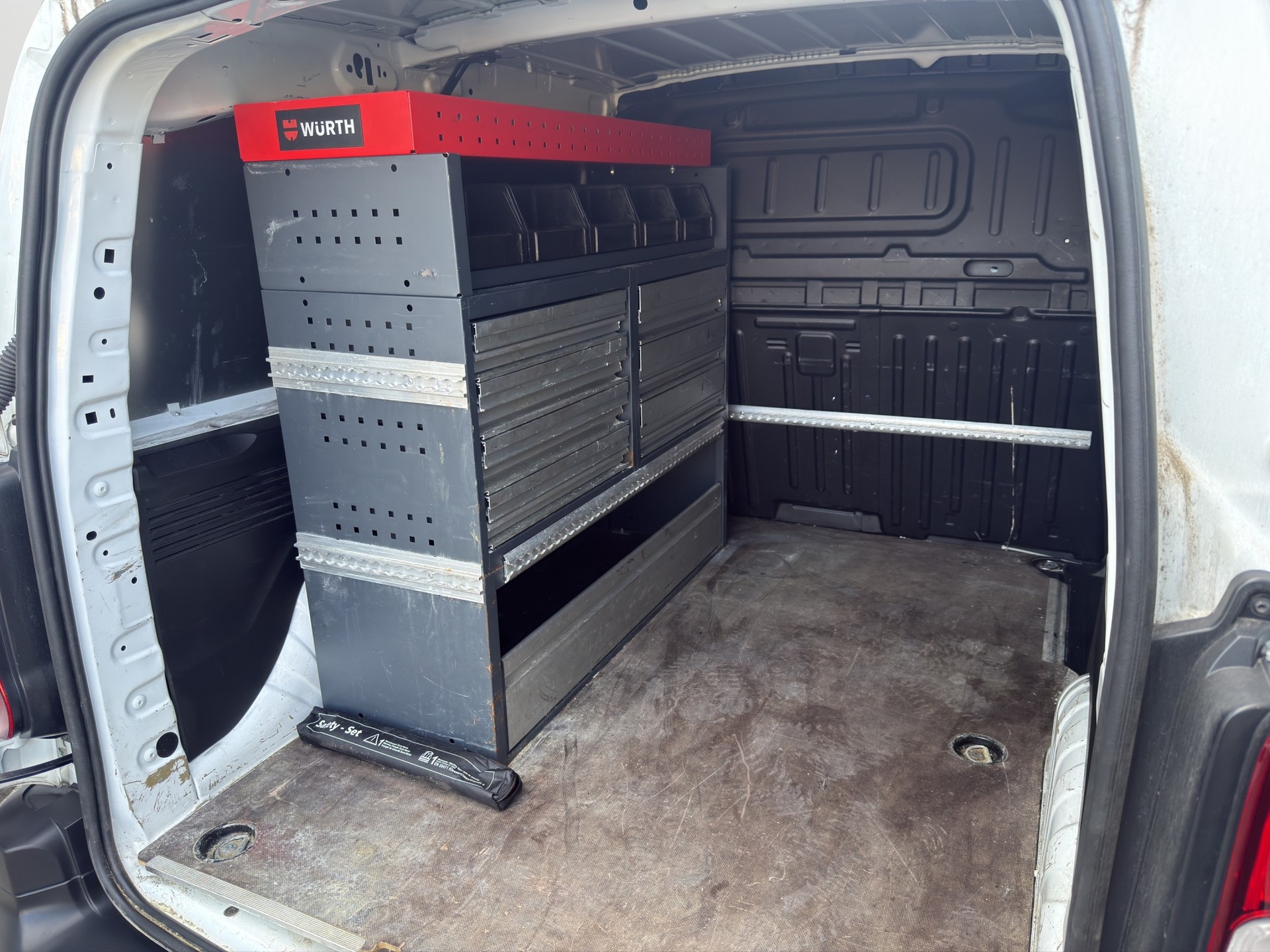 PEUGEOT Partner 1.6 Blue HDi Pro 650kg-image-13