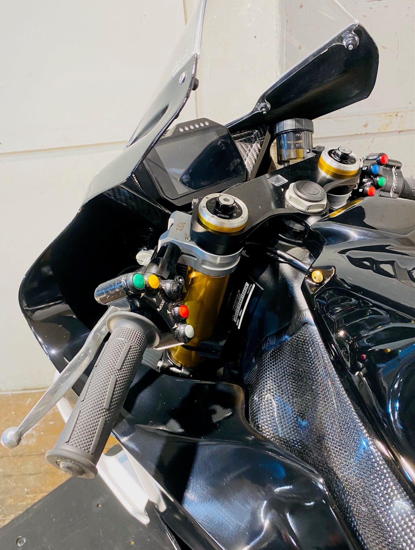 HONDA CBR 1000 RR-R SP-image-9